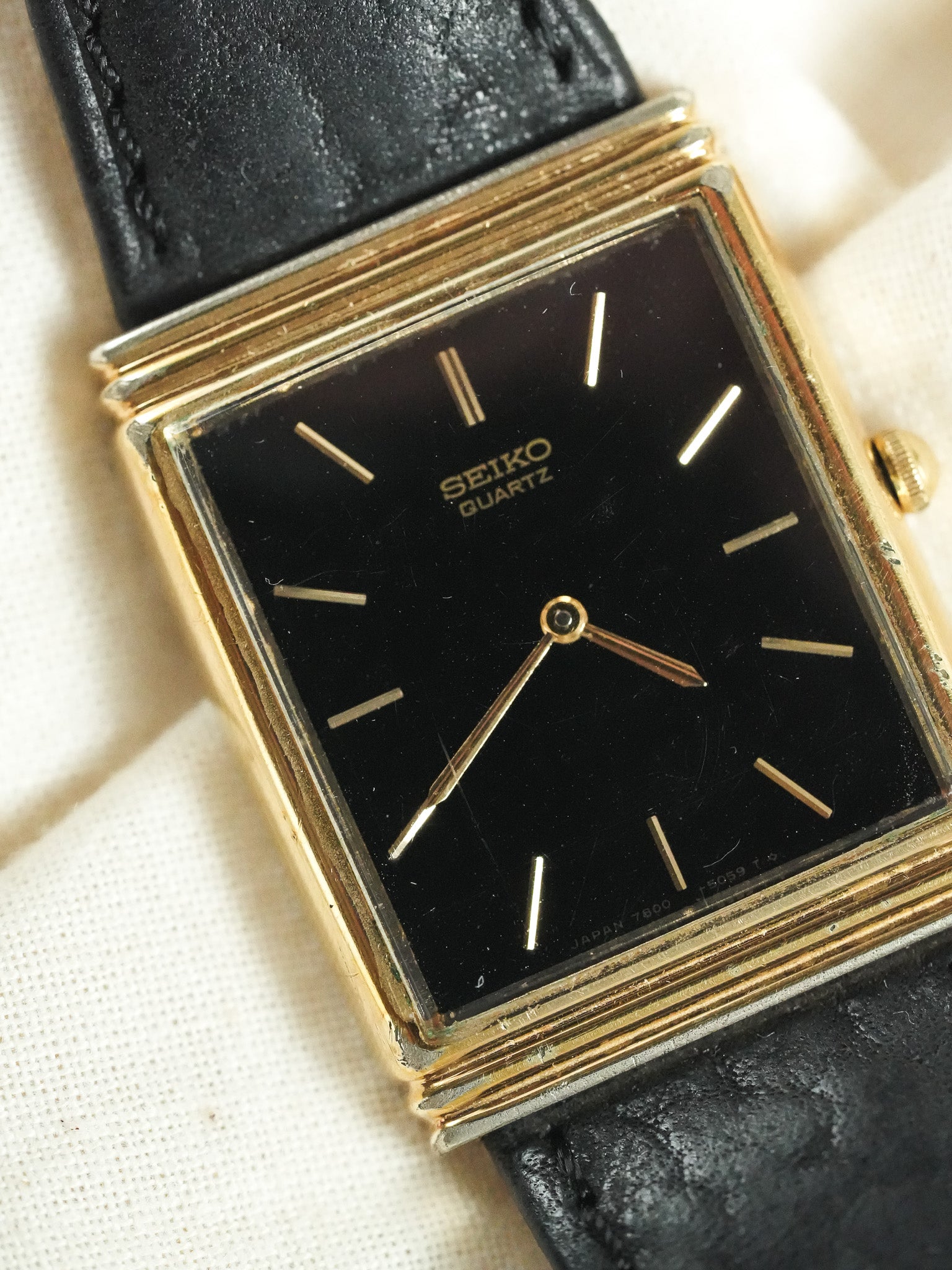 Seiko - Tank Plaqué Or Noir - 1977 - Atelier Victor - Vintage Shop