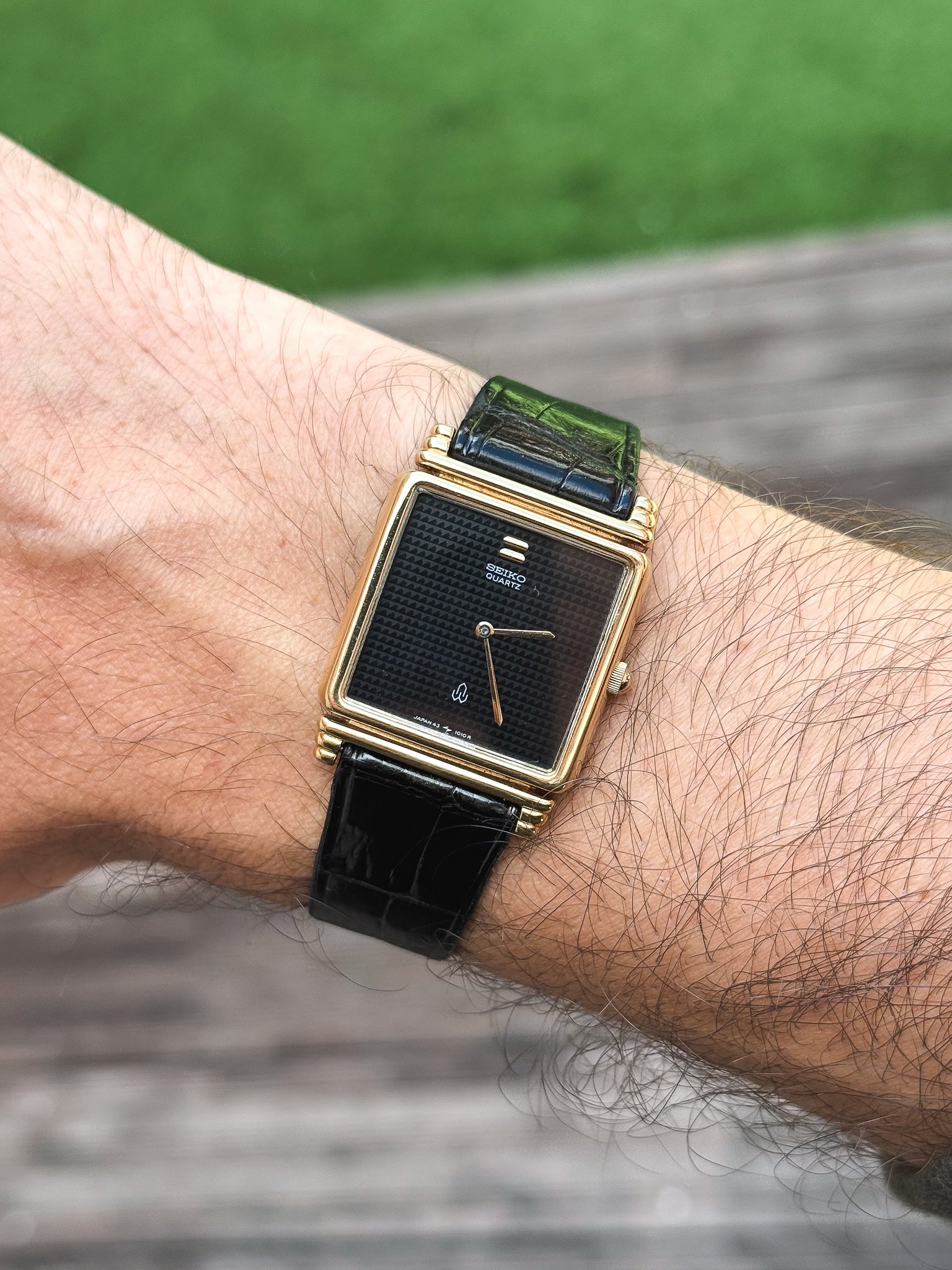Seiko - Tank Plaqué or noir Clous de Paris - NOS & Boite - 1997 - Atelier Victor - Vintage Shop