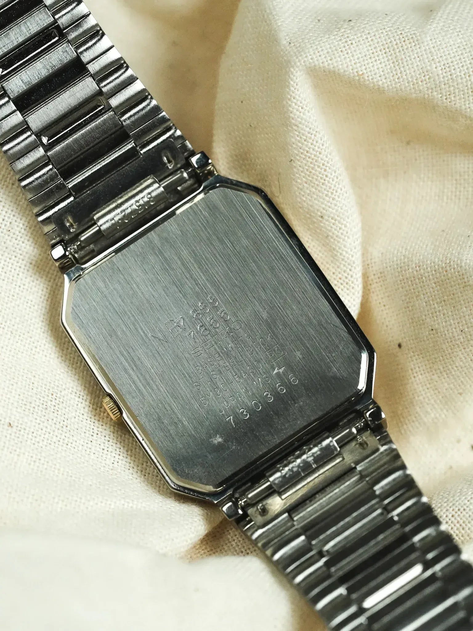 Seiko - Tank Royal Acier Gris Or bracelet intégré - 1997 - Atelier Victor