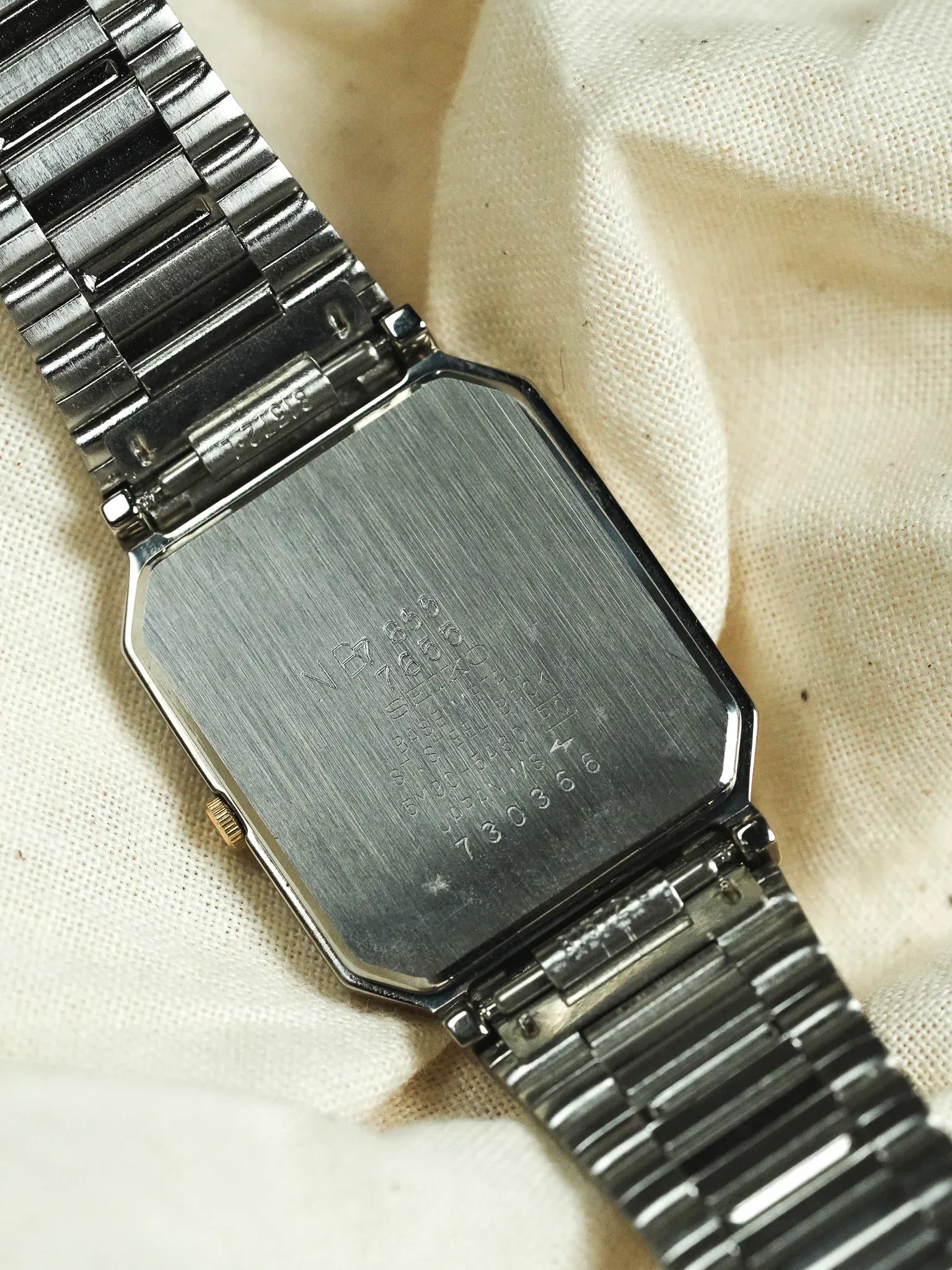 Seiko - Tank Royal Acier Gris Or bracelet intégré - 1997 - Atelier Victor