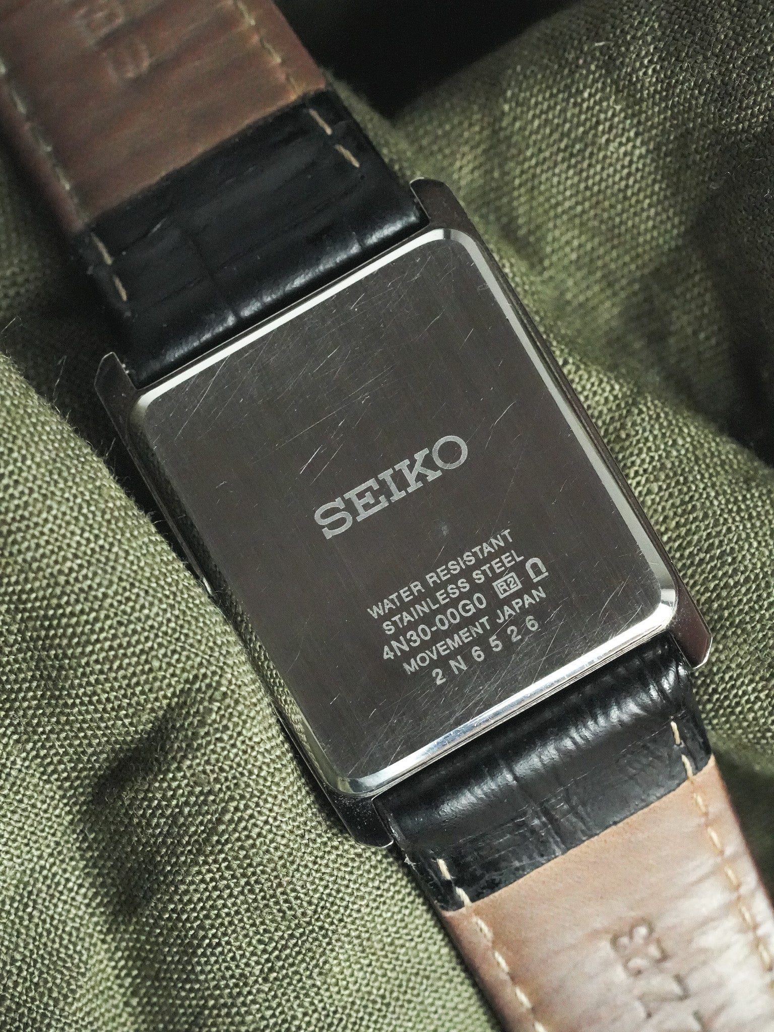 Seiko - Tank XL Acier Chiffres Romains Cabochon - 2002 - Atelier Victor - Vintage Shop