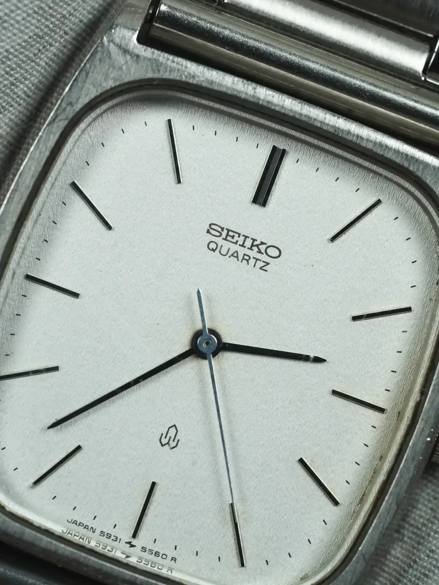 Seiko - Tonneau Acier Cadran Acier - 1982 - Atelier Victor