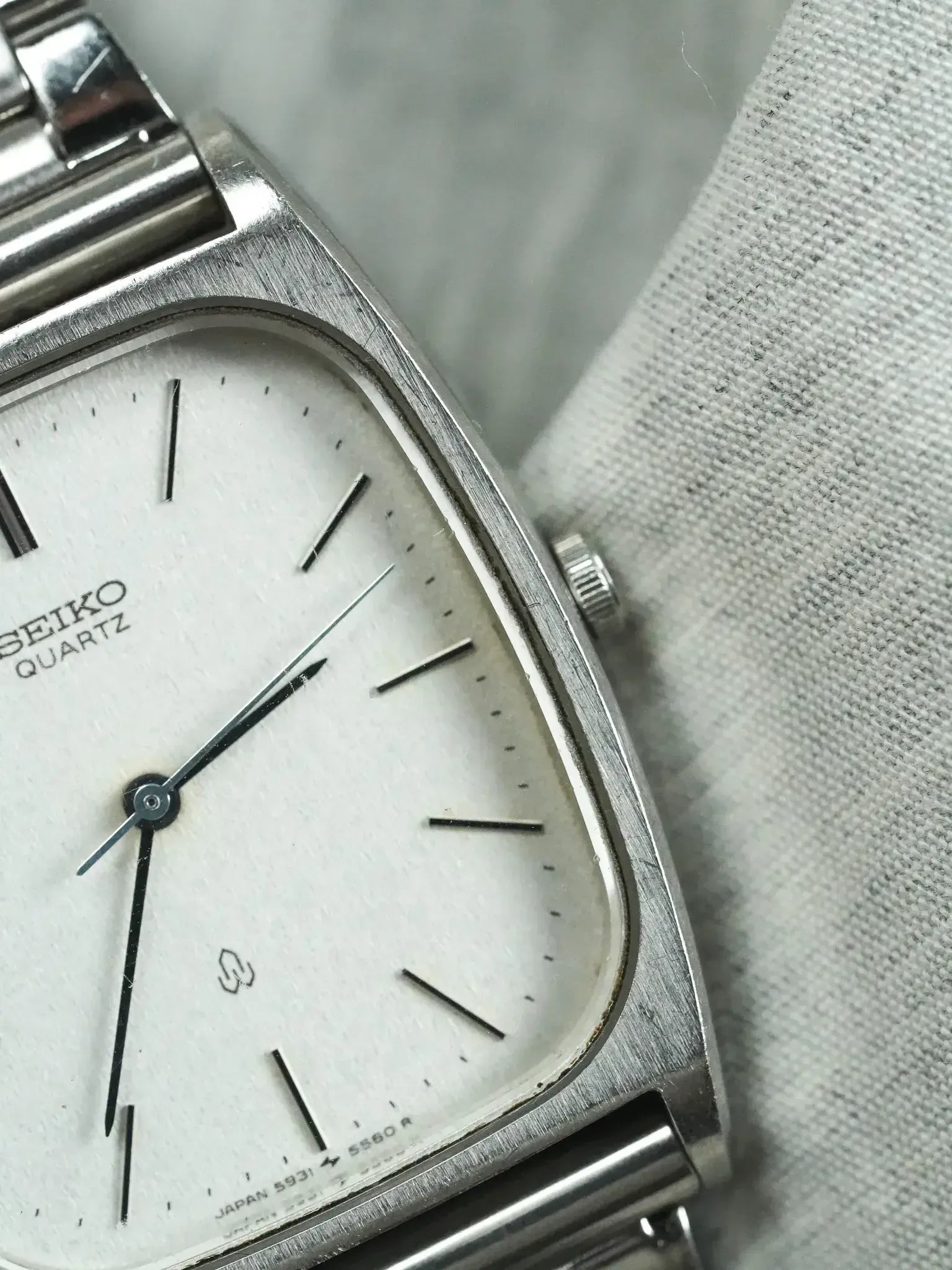 Seiko - Tonneau Acier Cadran Acier - 1982 - Atelier Victor