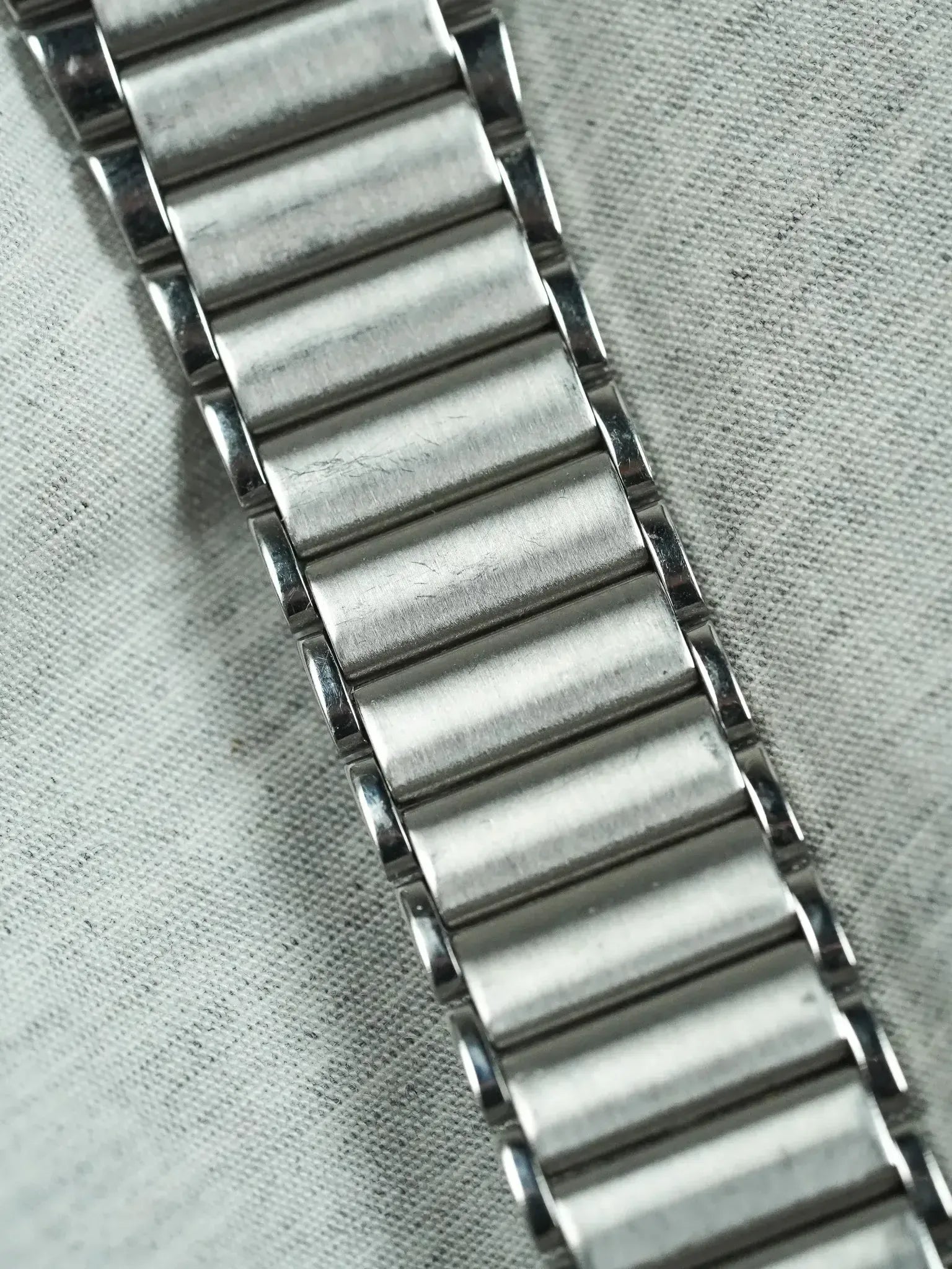 Seiko - Tonneau Acier Cadran Acier - 1982 - Atelier Victor