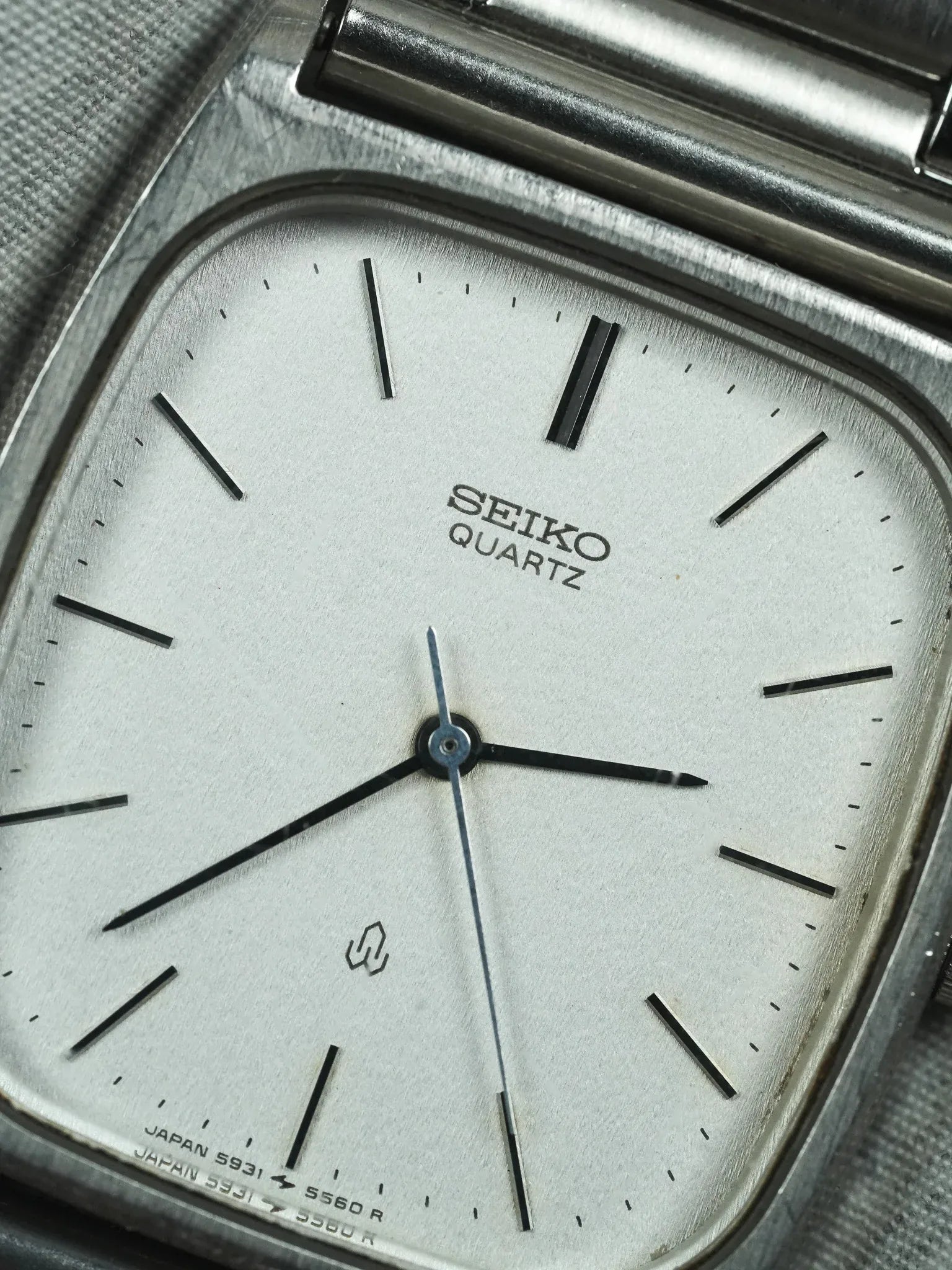 Seiko - Tonneau Acier Cadran Acier - 1982 - Atelier Victor - Vintage Shop