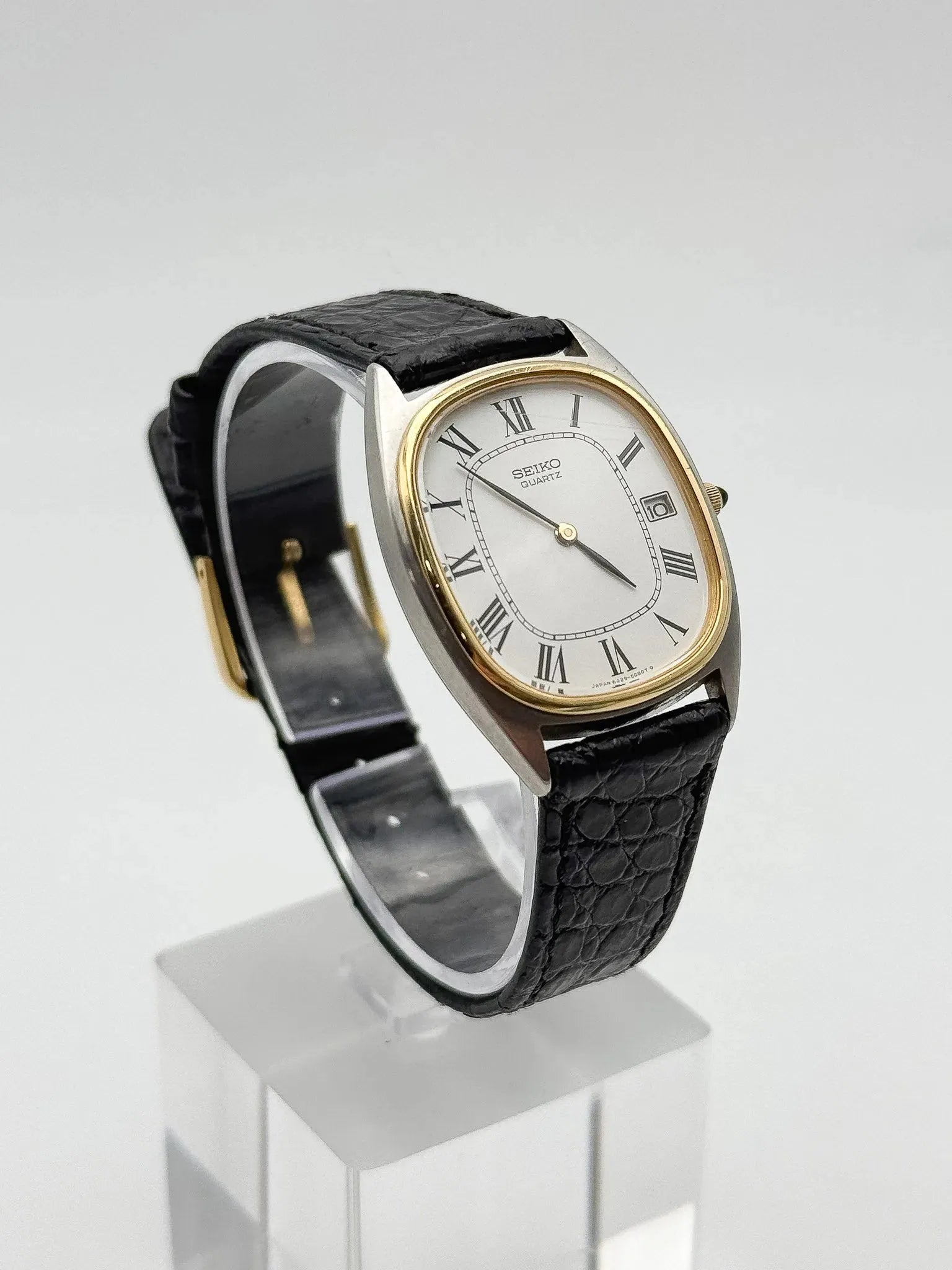 Seiko - Tonneau Acier Or Romain Cabochon - 1980s - Atelier Victor Paris - Vintage Watch Shop Dubai