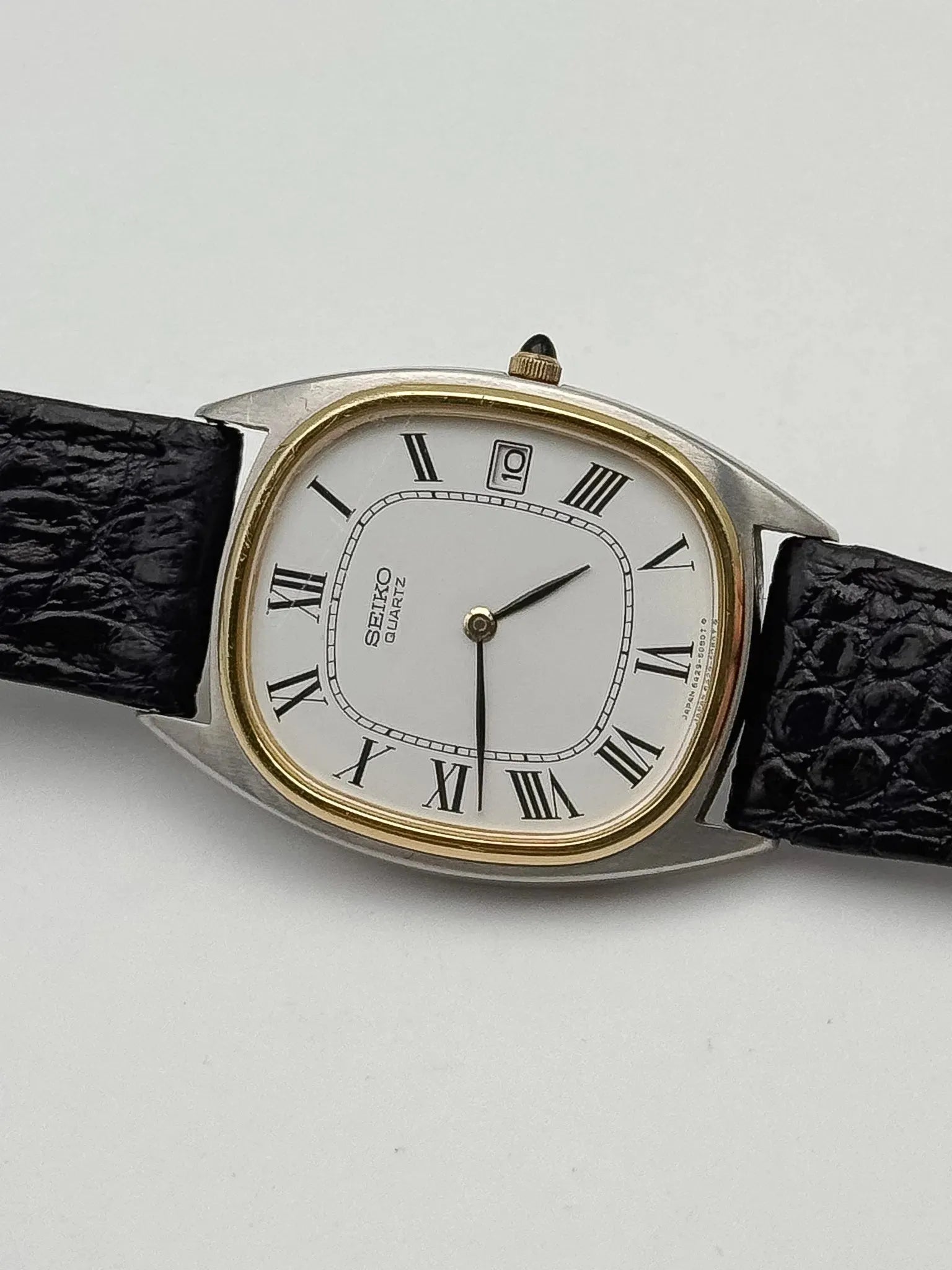 Seiko - Tonneau Acier Or Romain Cabochon - 1980s - Atelier Victor Paris - Vintage Watch Shop Dubai