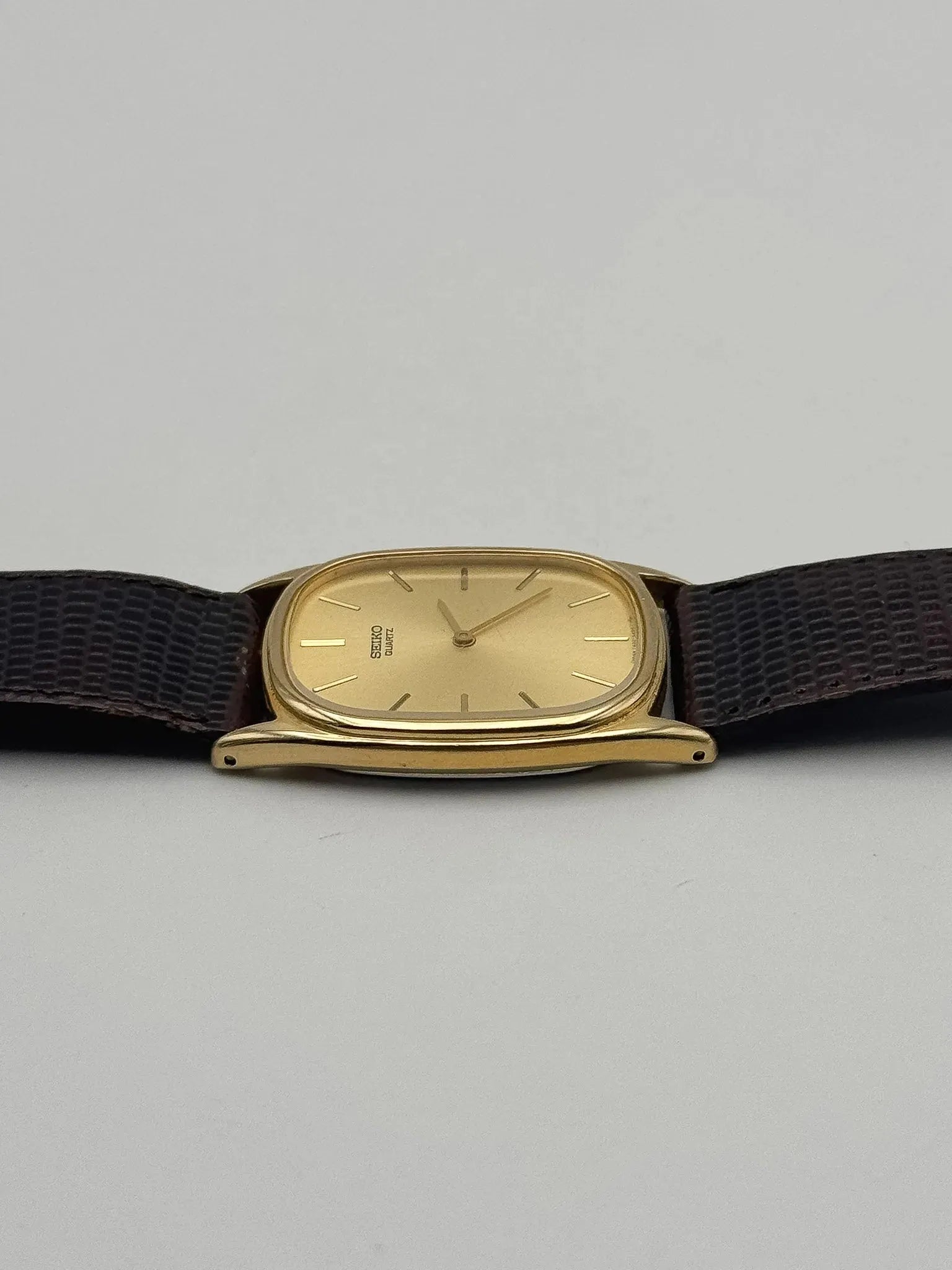 Seiko - Tonneau Dress Watch Or - 1983 - Atelier Victor Paris - Vintage Watch Shop Dubai