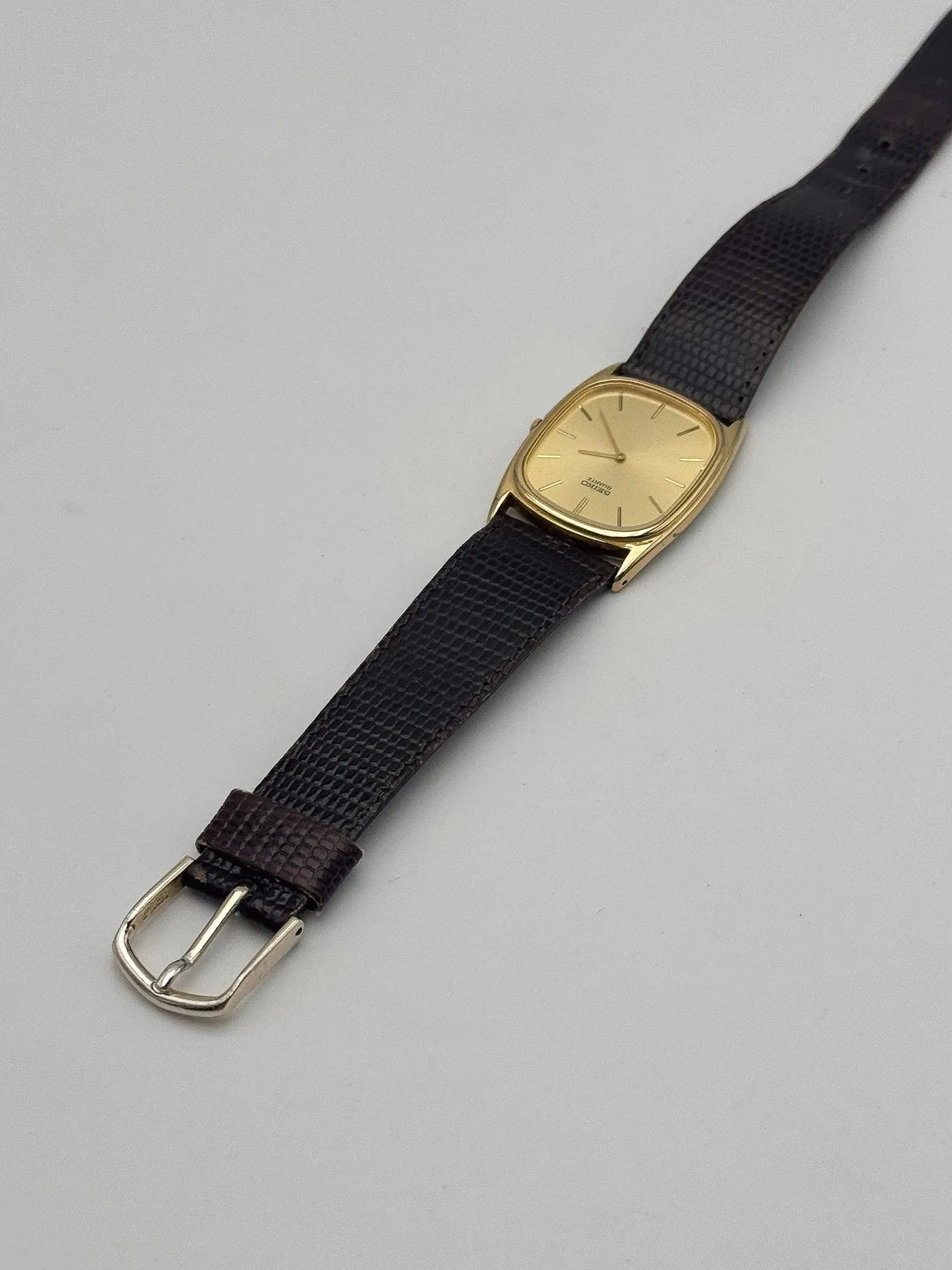 Seiko - Tonneau Dress Watch Or - 1983 - Atelier Victor Paris - Vintage Watch Shop Dubai
