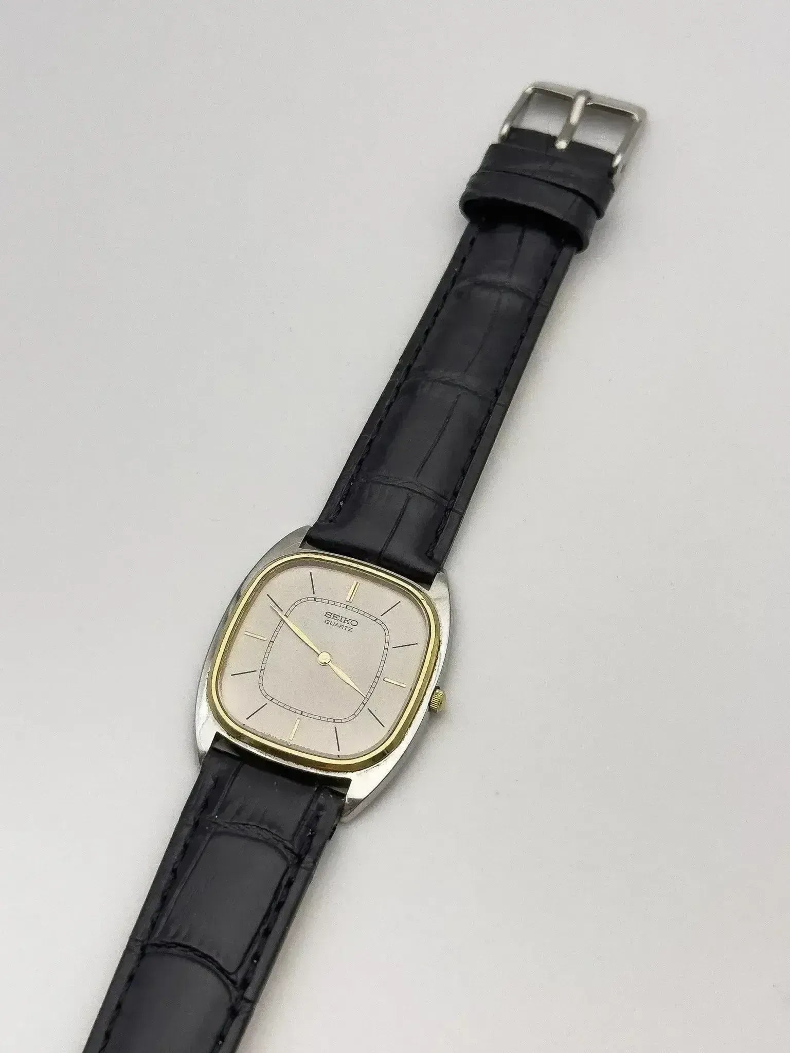 Seiko - Tonneau Gris Index Or - 1980 - Atelier Victor
