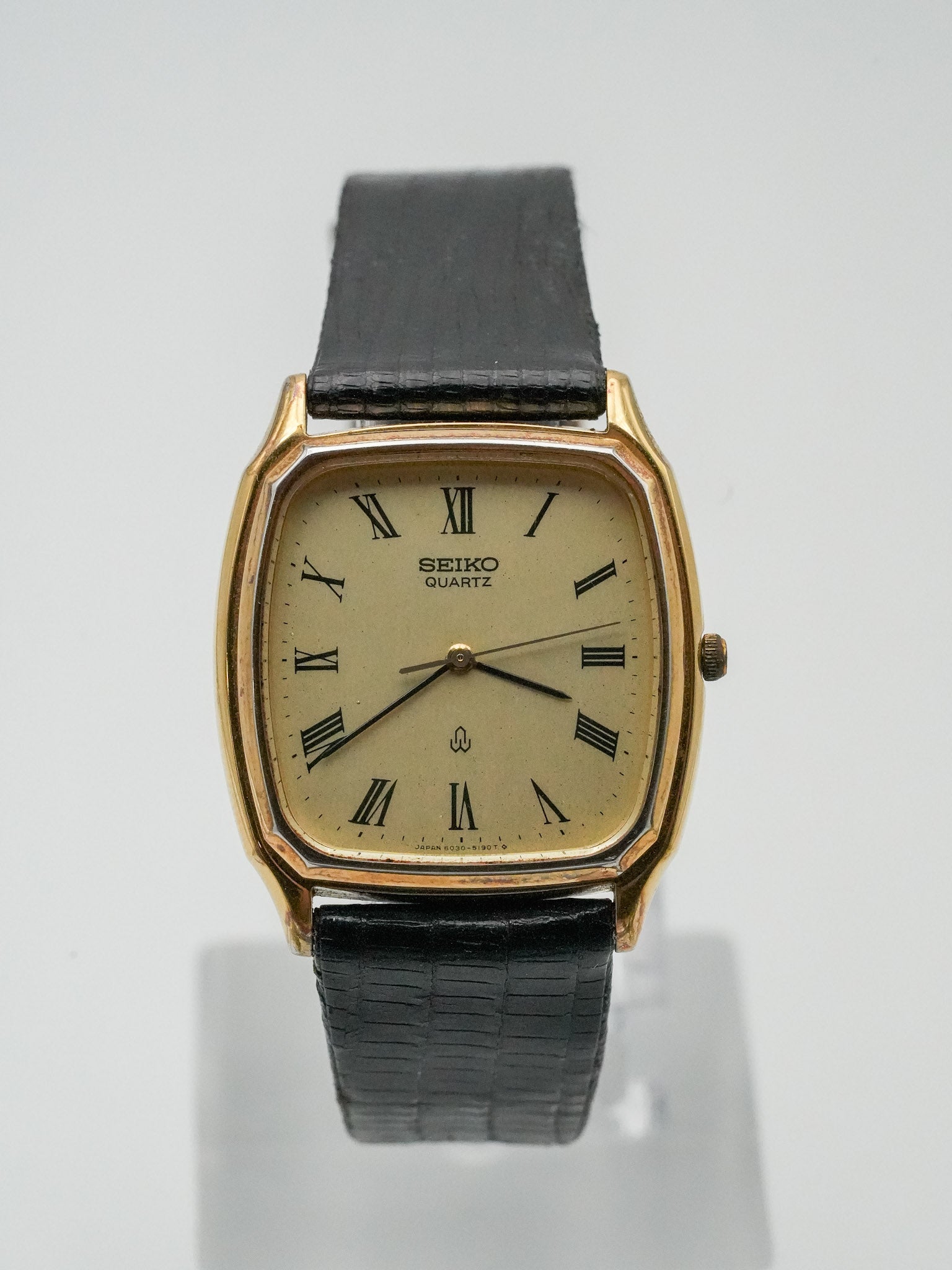Seiko - Tonneau plaqué or Index Romain - 1980 - Atelier Victor Paris - Vintage Watch Shop Dubai