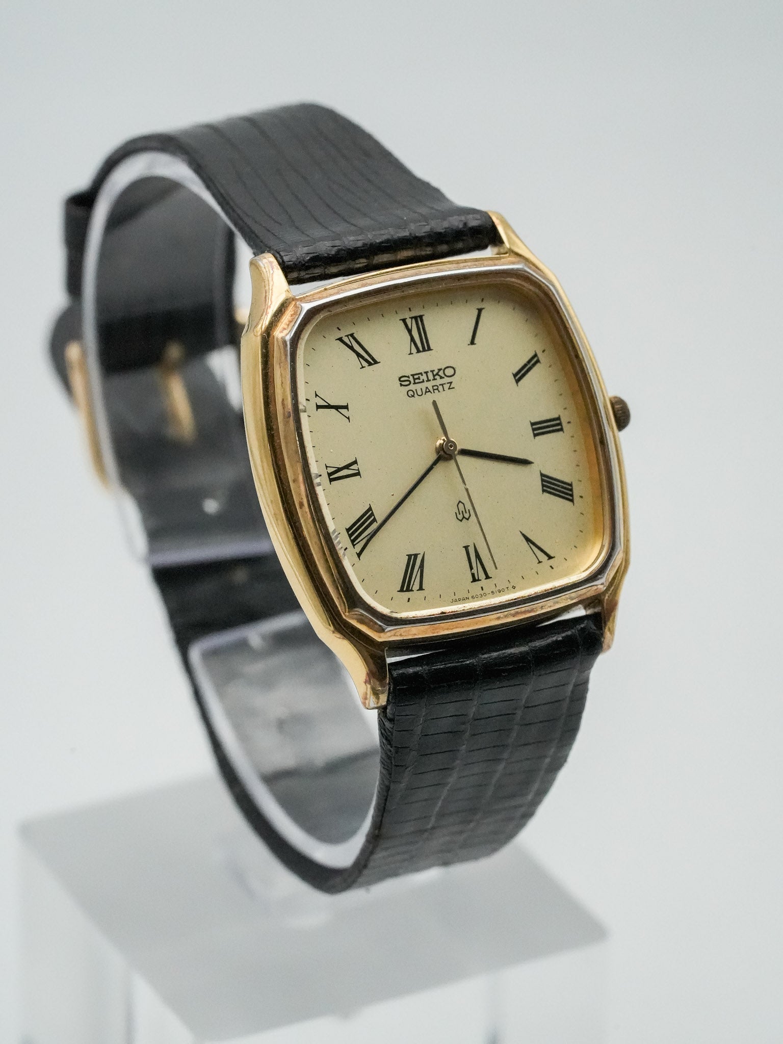 Seiko - Tonneau plaqué or Index Romain - 1980 - Atelier Victor Paris - Vintage Watch Shop Dubai