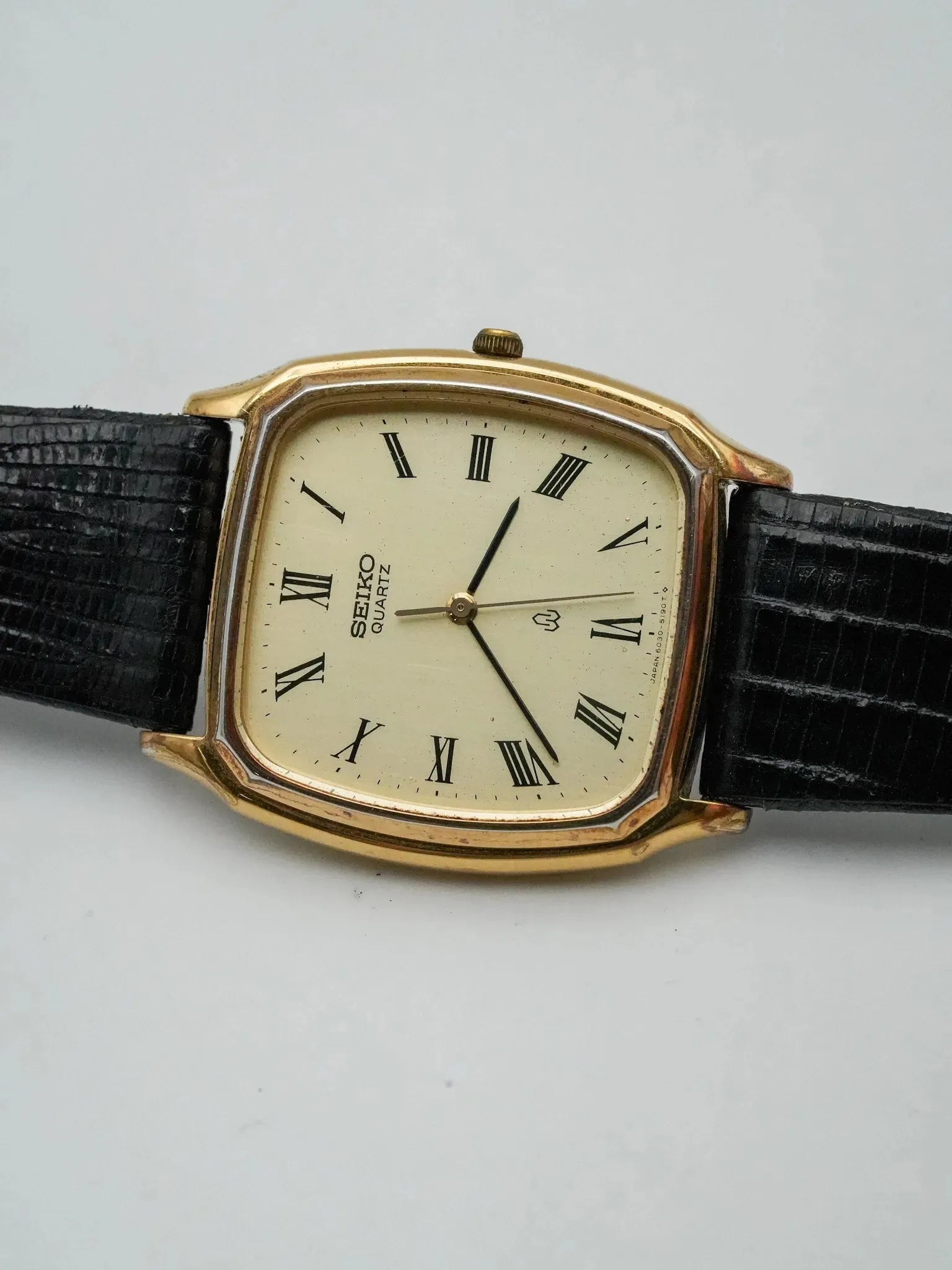 Seiko - Tonneau plaqué or Index Romain - 1980 - Atelier Victor Paris - Vintage Watch Shop Dubai