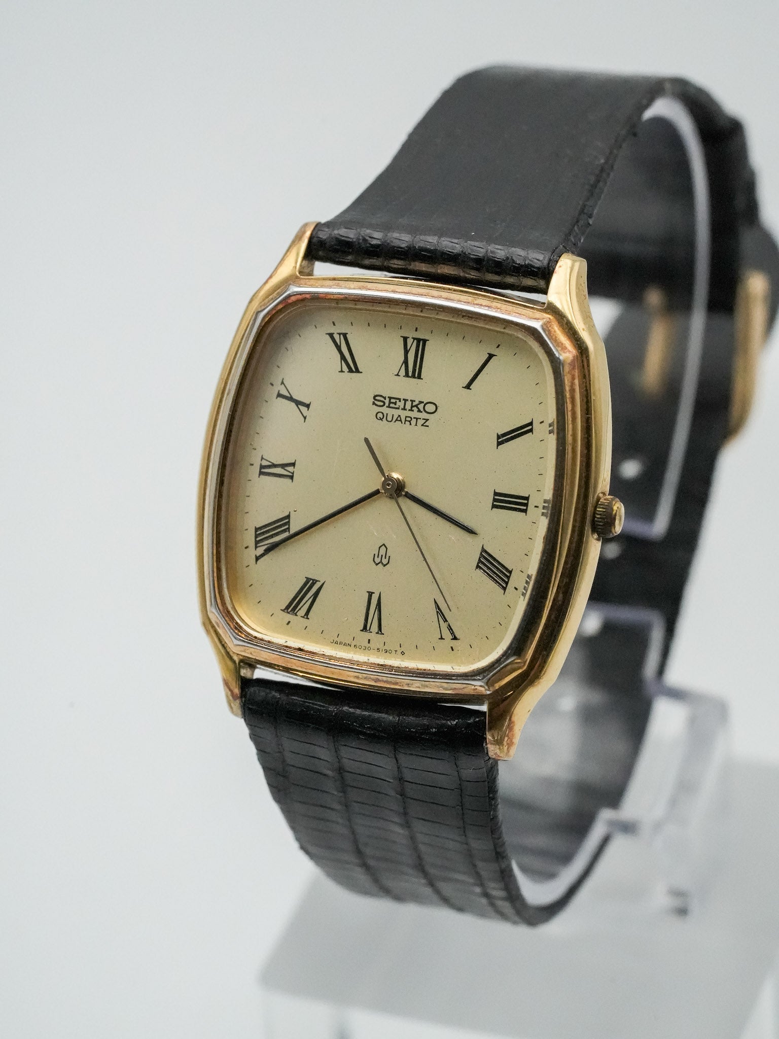 Seiko - Tonneau plaqué or Index Romain - 1980 - Atelier Victor Paris - Vintage Watch Shop Dubai