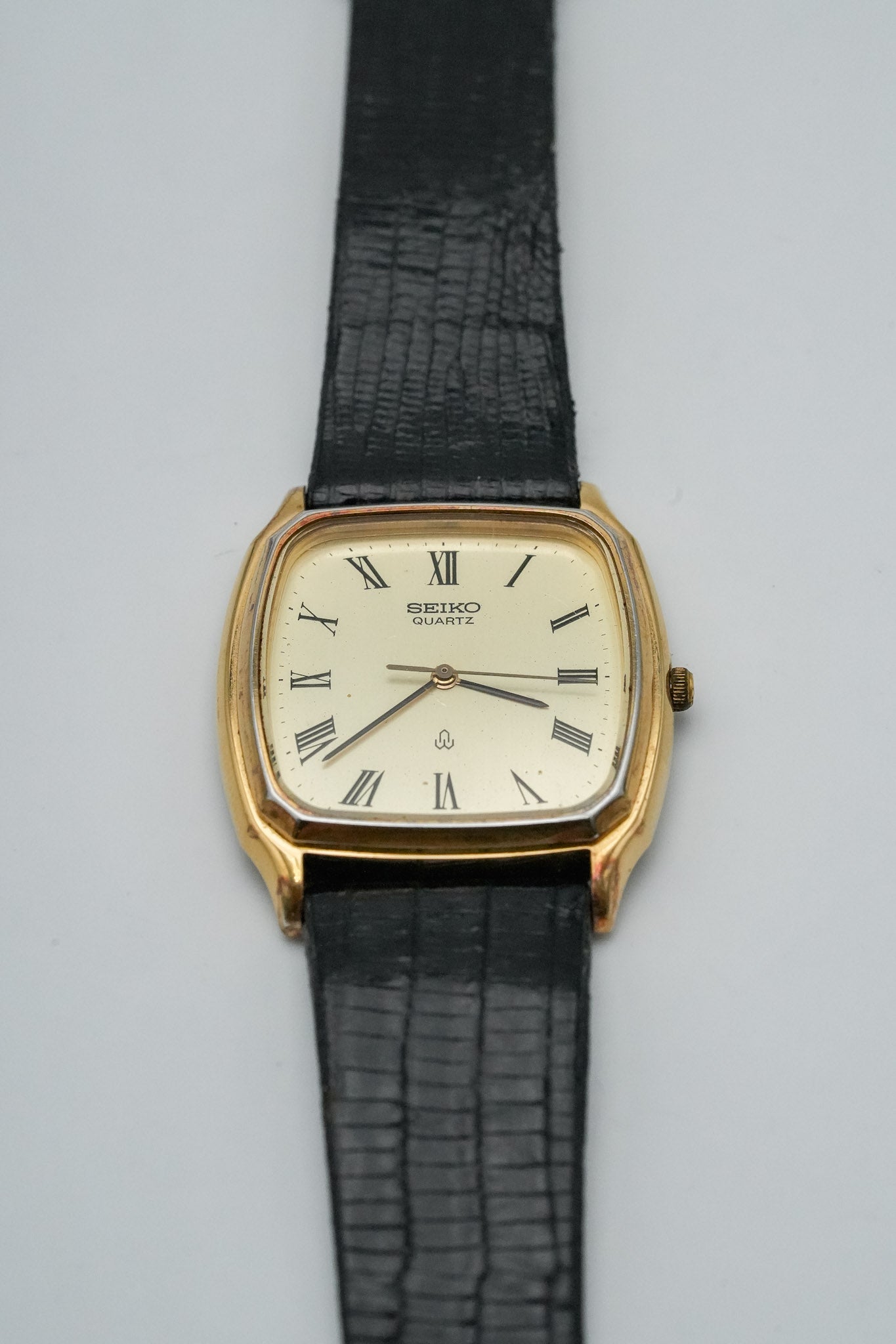 Seiko - Tonneau plaqué or Index Romain - 1980 - Atelier Victor Paris - Vintage Watch Shop Dubai