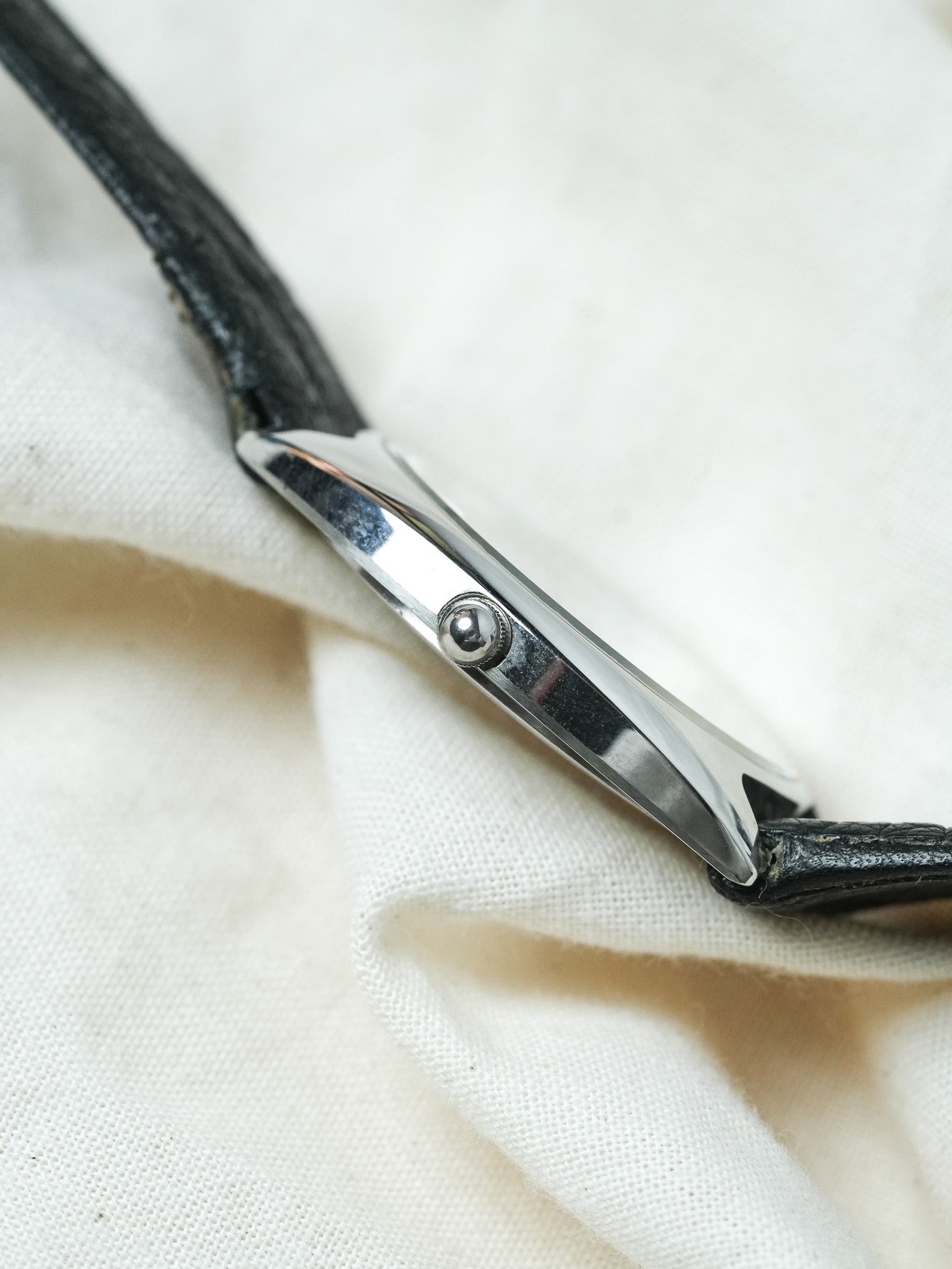 Seiko - Tonneau Quartz Acier Patine - NOS - 1988 - Atelier Victor - Vintage Watch Shop