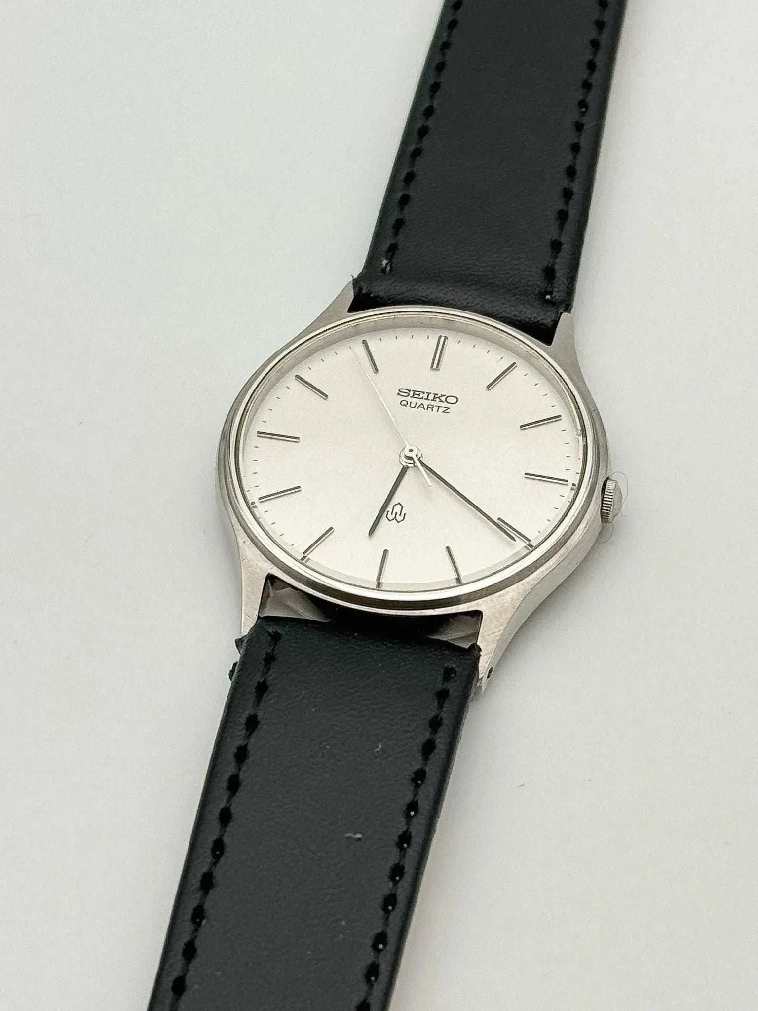 Seiko - White Dress Watch - 1982 - Atelier Victor