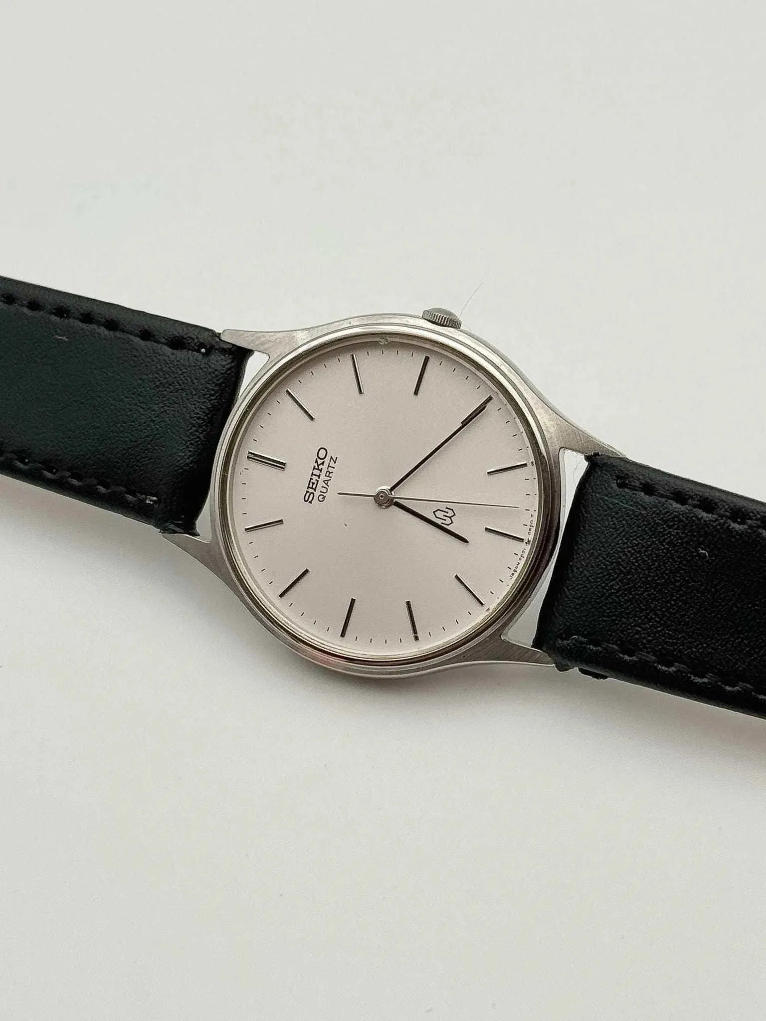 Seiko - White Dress Watch - 1982 - Atelier Victor Paris - Vintage Watch Shop Dubai