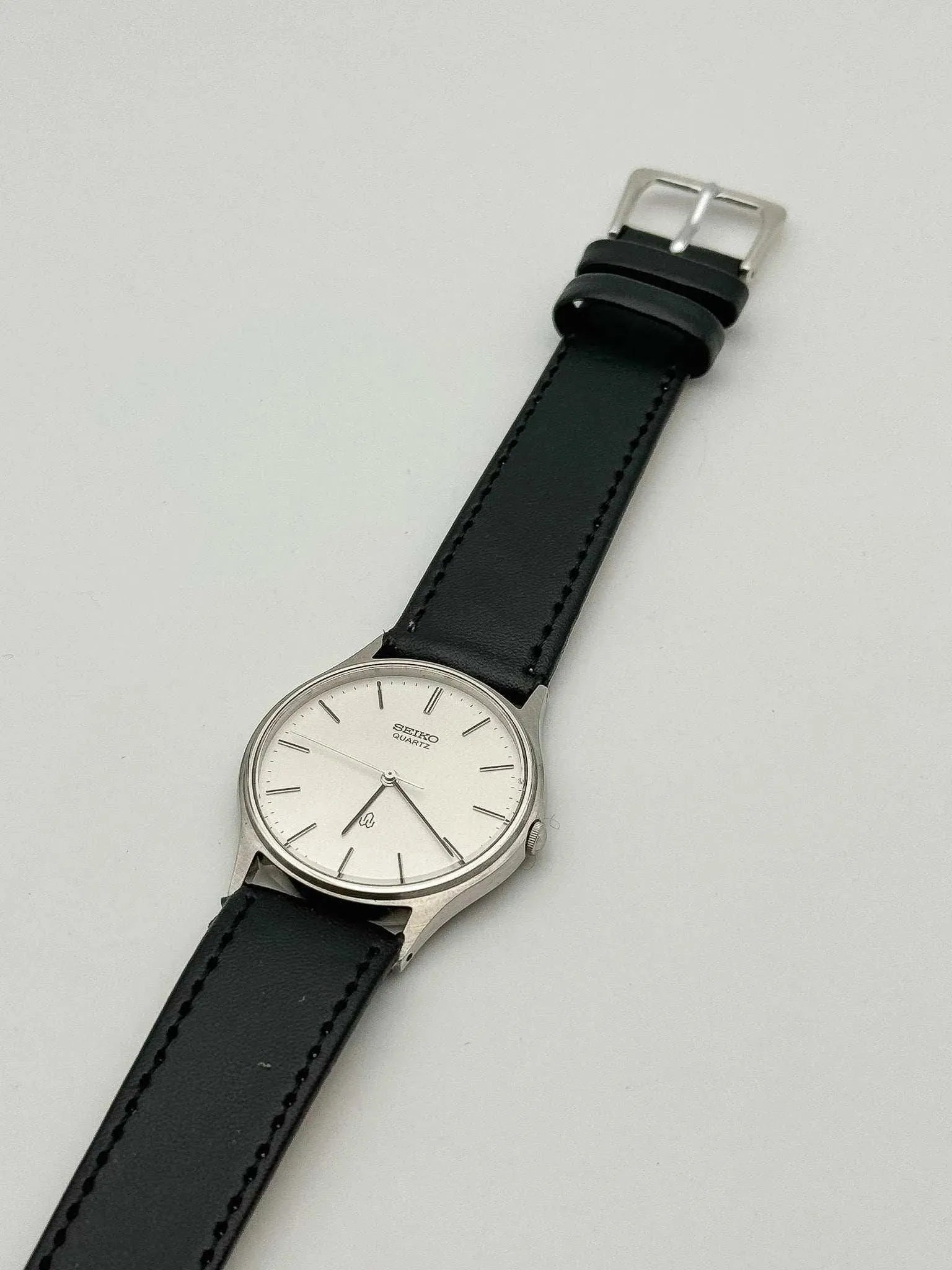 Seiko - White Dress Watch - 1982 - Atelier Victor Paris - Vintage Watch Shop Dubai