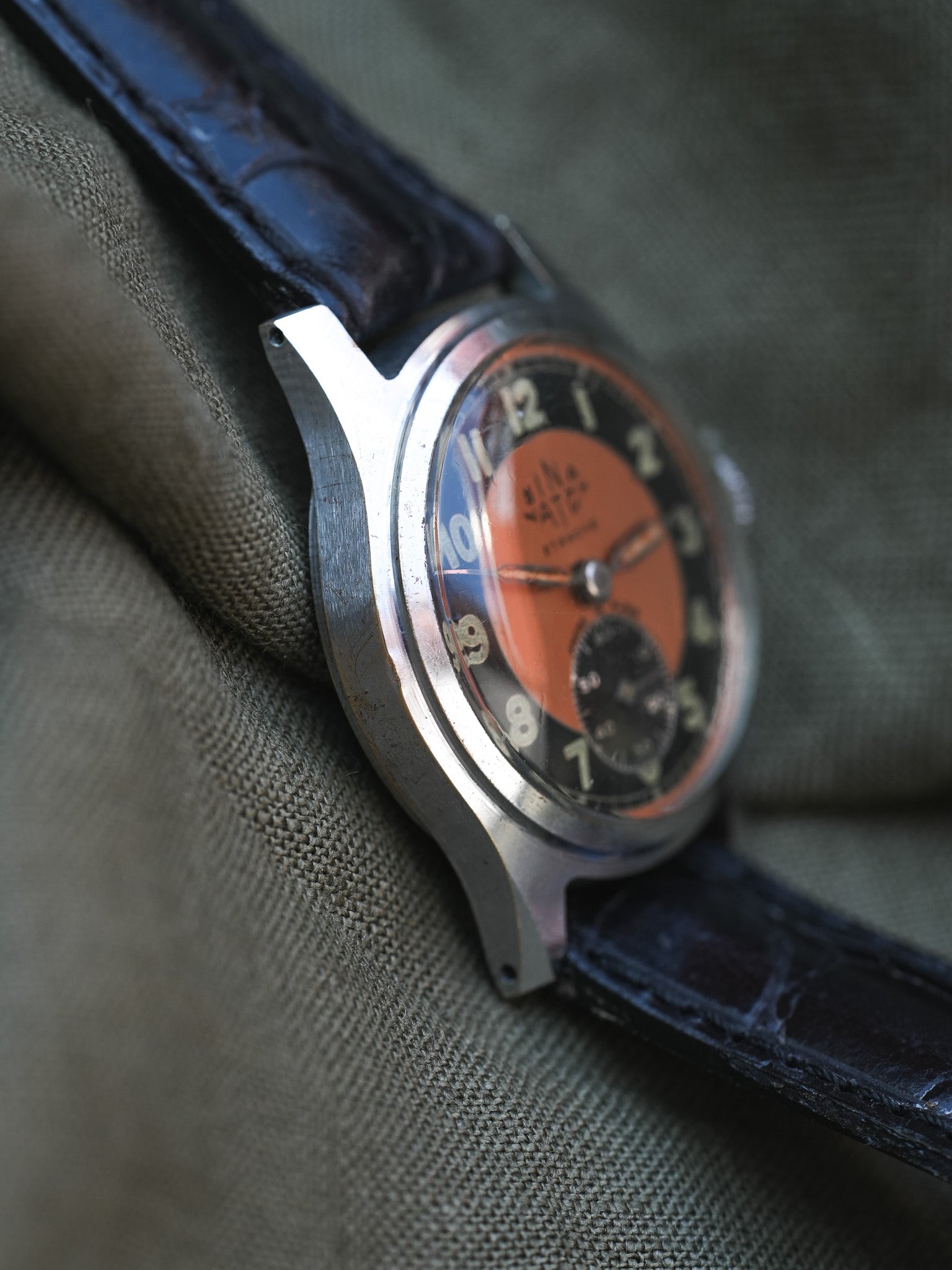 Sina Watch - WW2 Tuxedo Saumon - 1940s - Atelier Victor - Vintage Shop