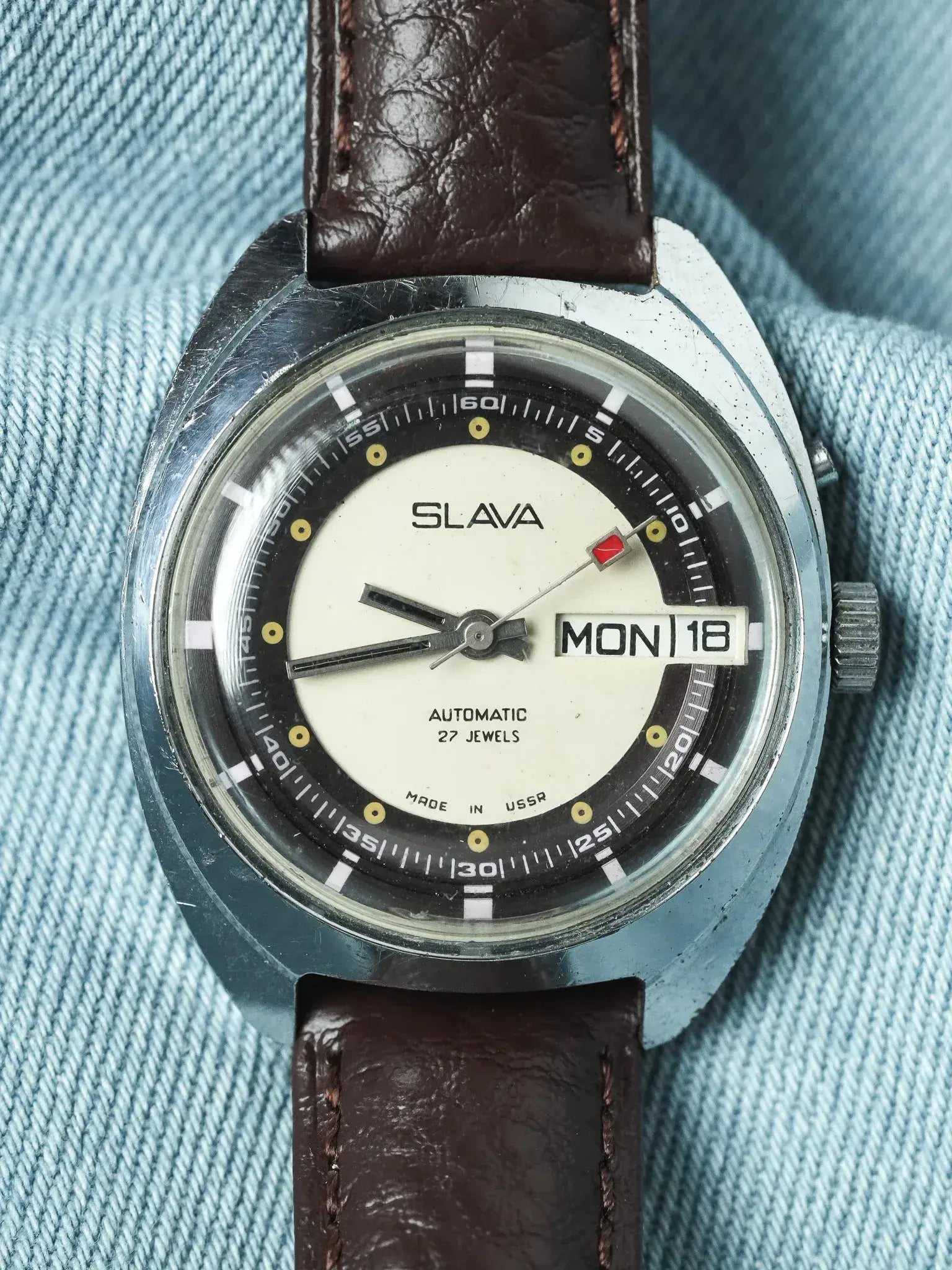 Slava - Tonneau Violet Creme - 1980s - Atelier Victor