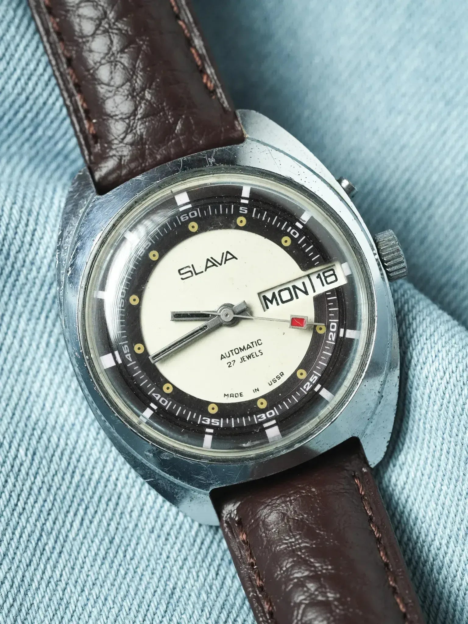 Slava - Tonneau Violet Creme - 1980s - Atelier Victor