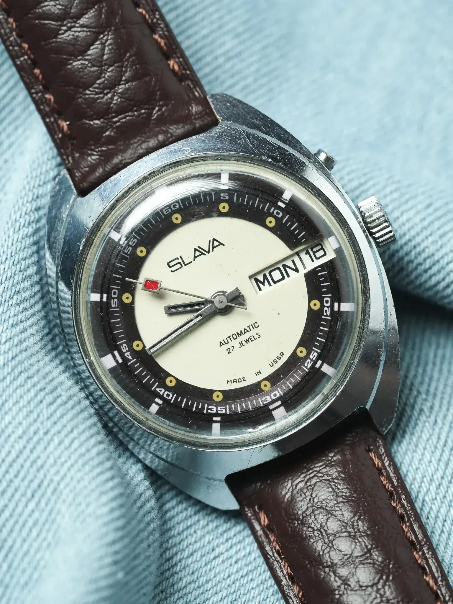 Slava - Tonneau Violet Creme - 1980s - Atelier Victor