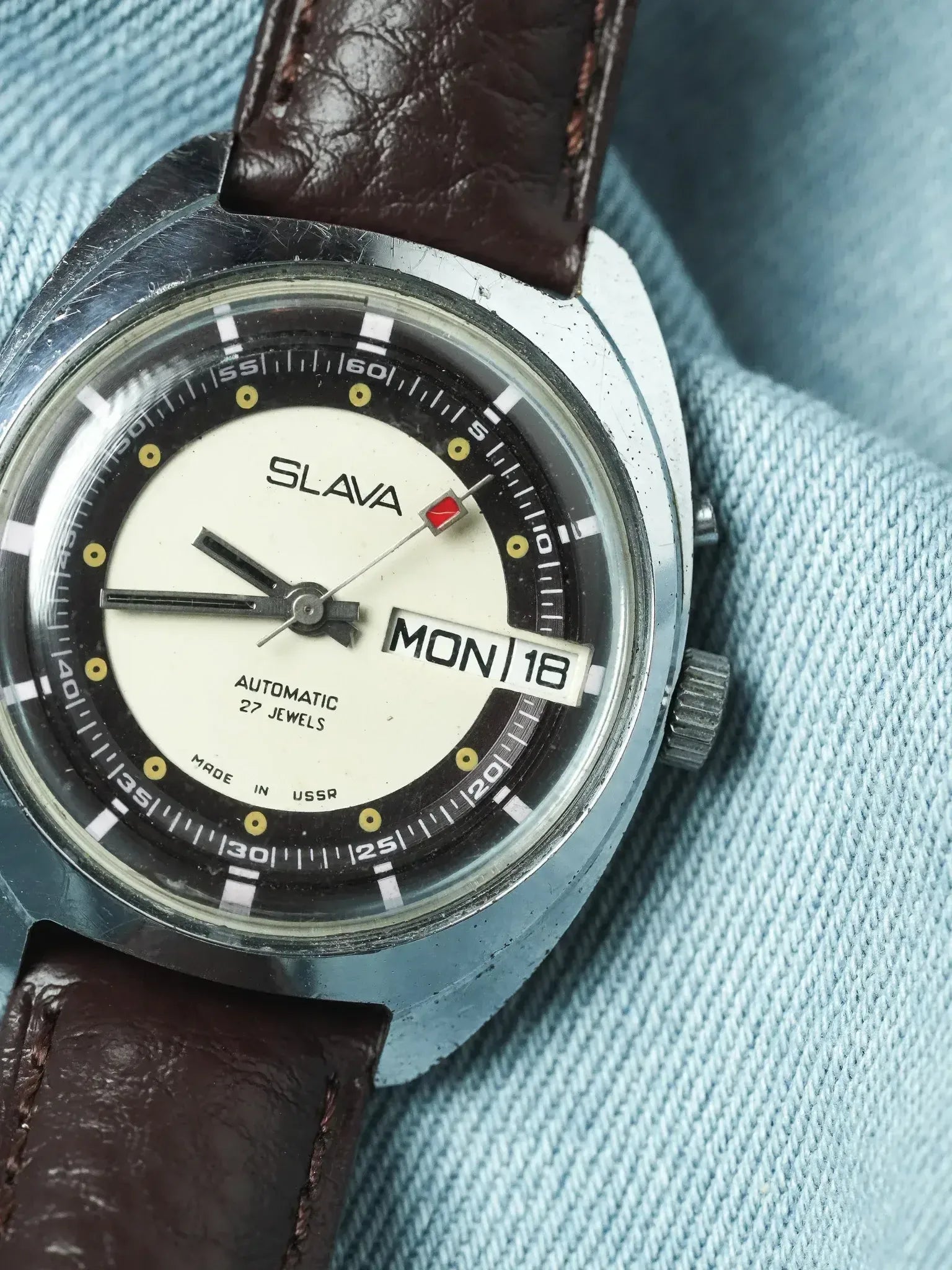 Slava - Tonneau Violet Creme - 1980s - Atelier Victor