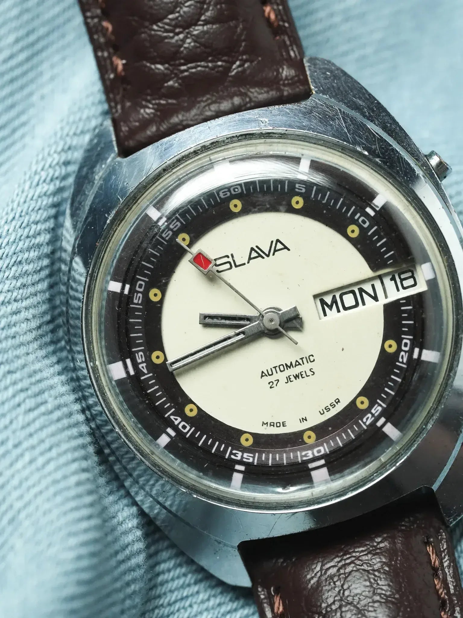 Slava - Tonneau Violet Creme - 1980s - Atelier Victor