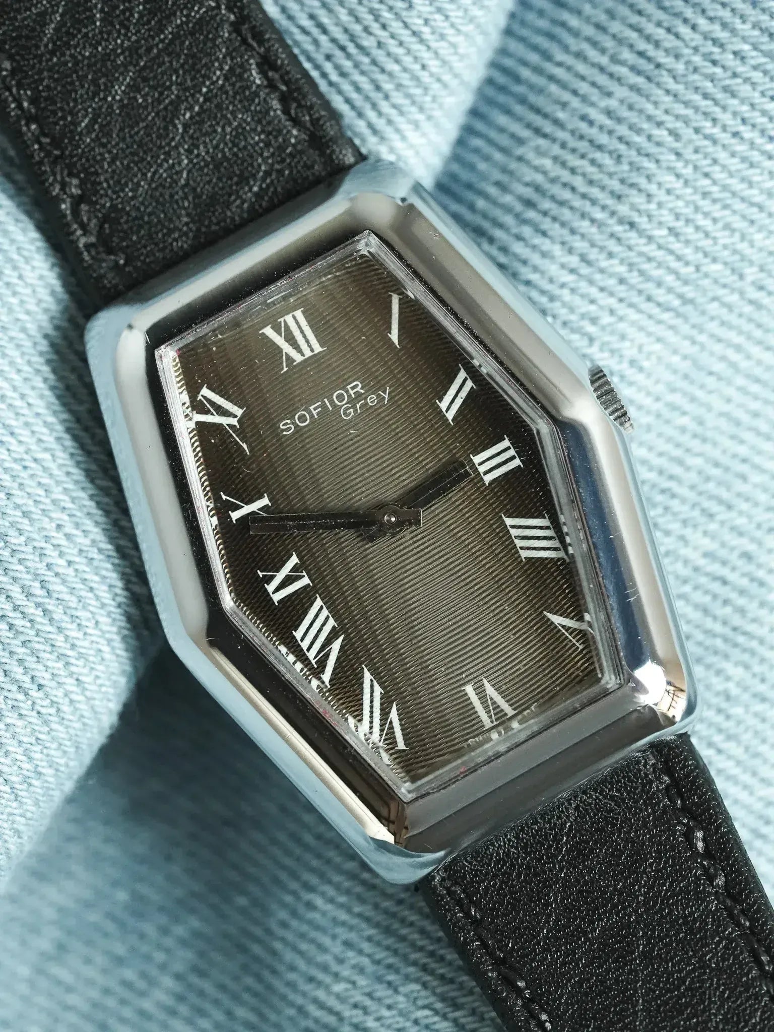 Sofior Grey - Tank Hexagonale Cadran Guilloché moka - 1980s - Atelier Victor