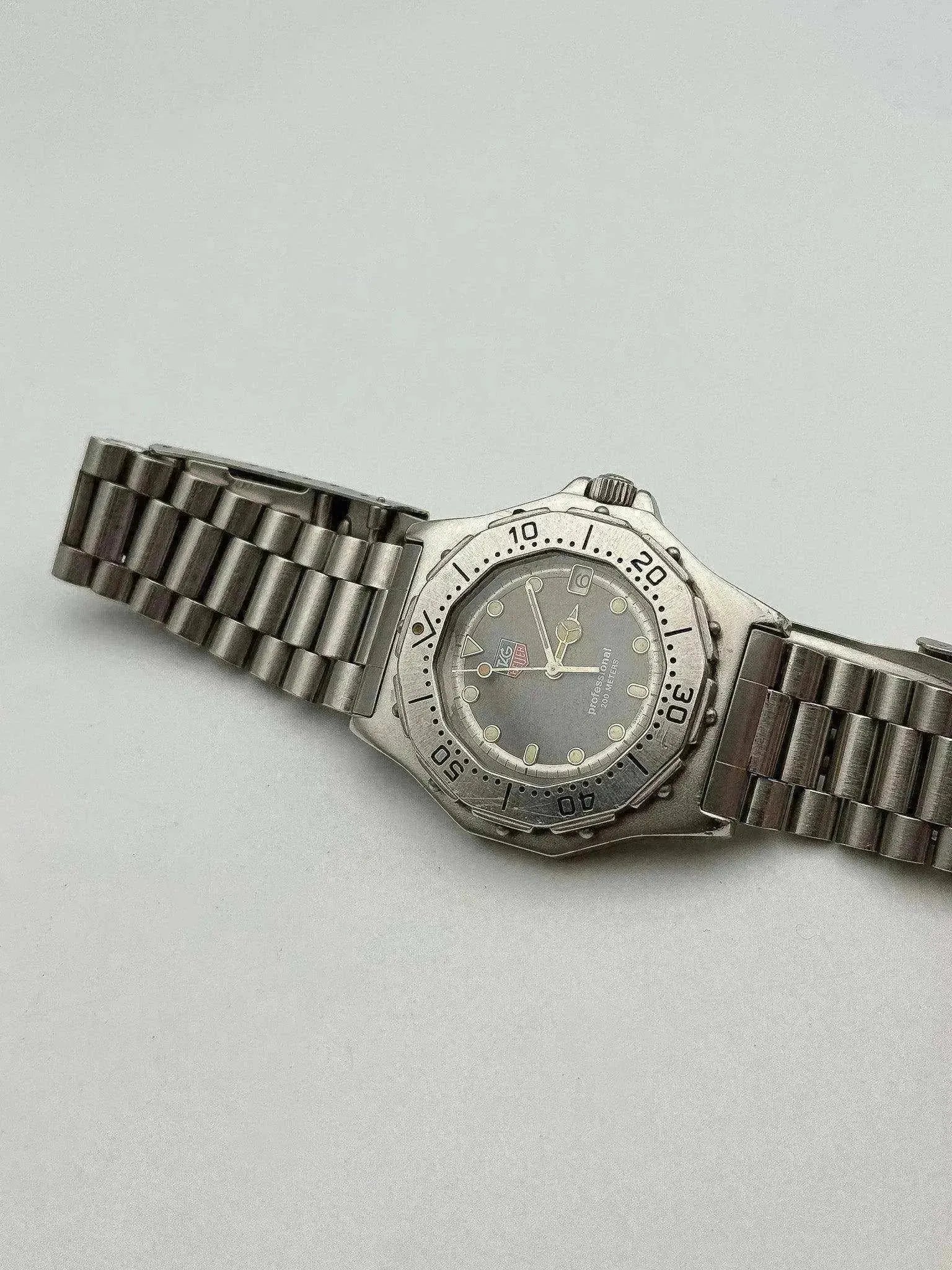 Tag Heuer - Professional 200m Grey - 1990’s - Atelier Victor