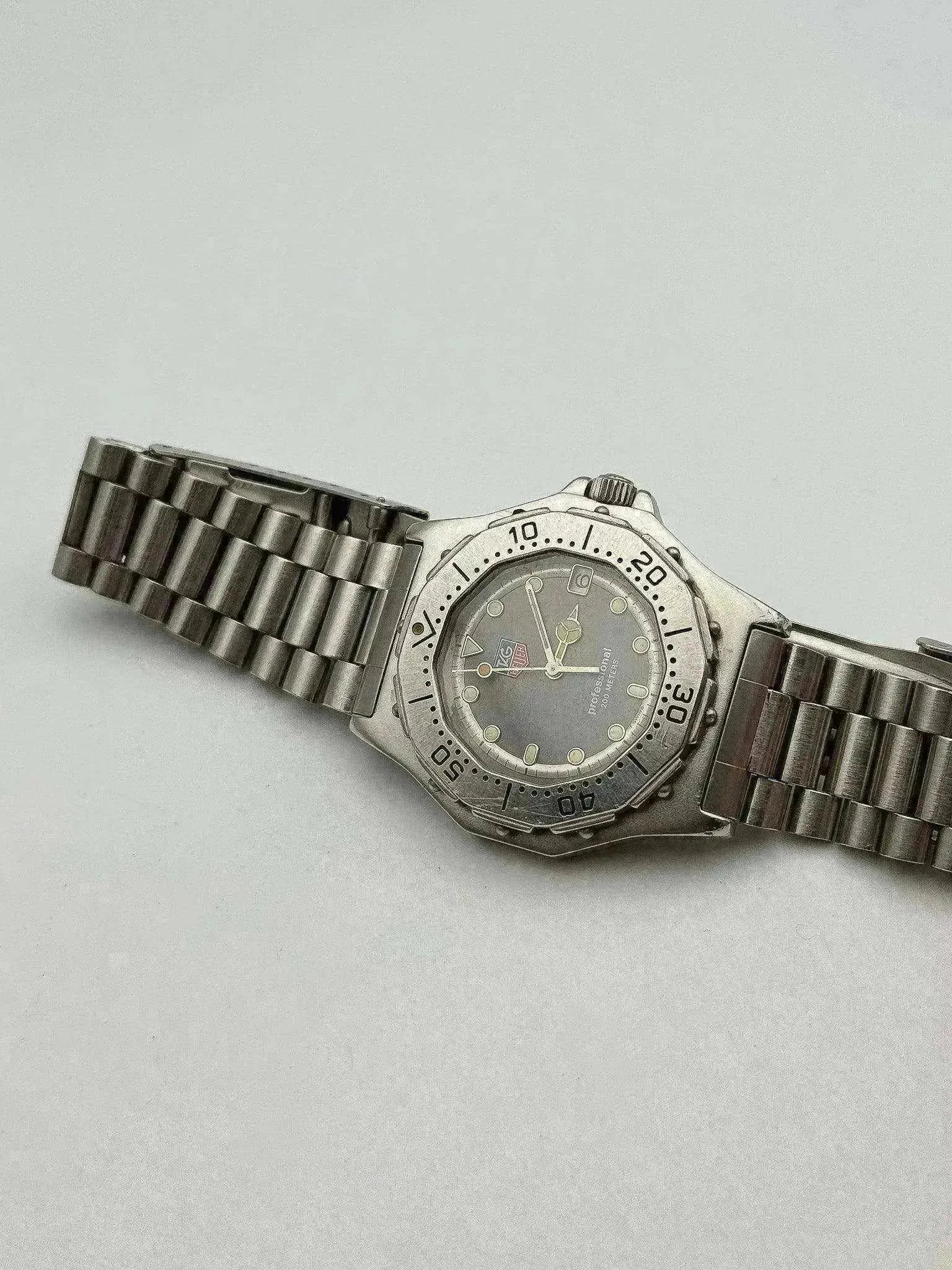 Tag Heuer - Professional 200m Grey - 1990’s - Atelier Victor