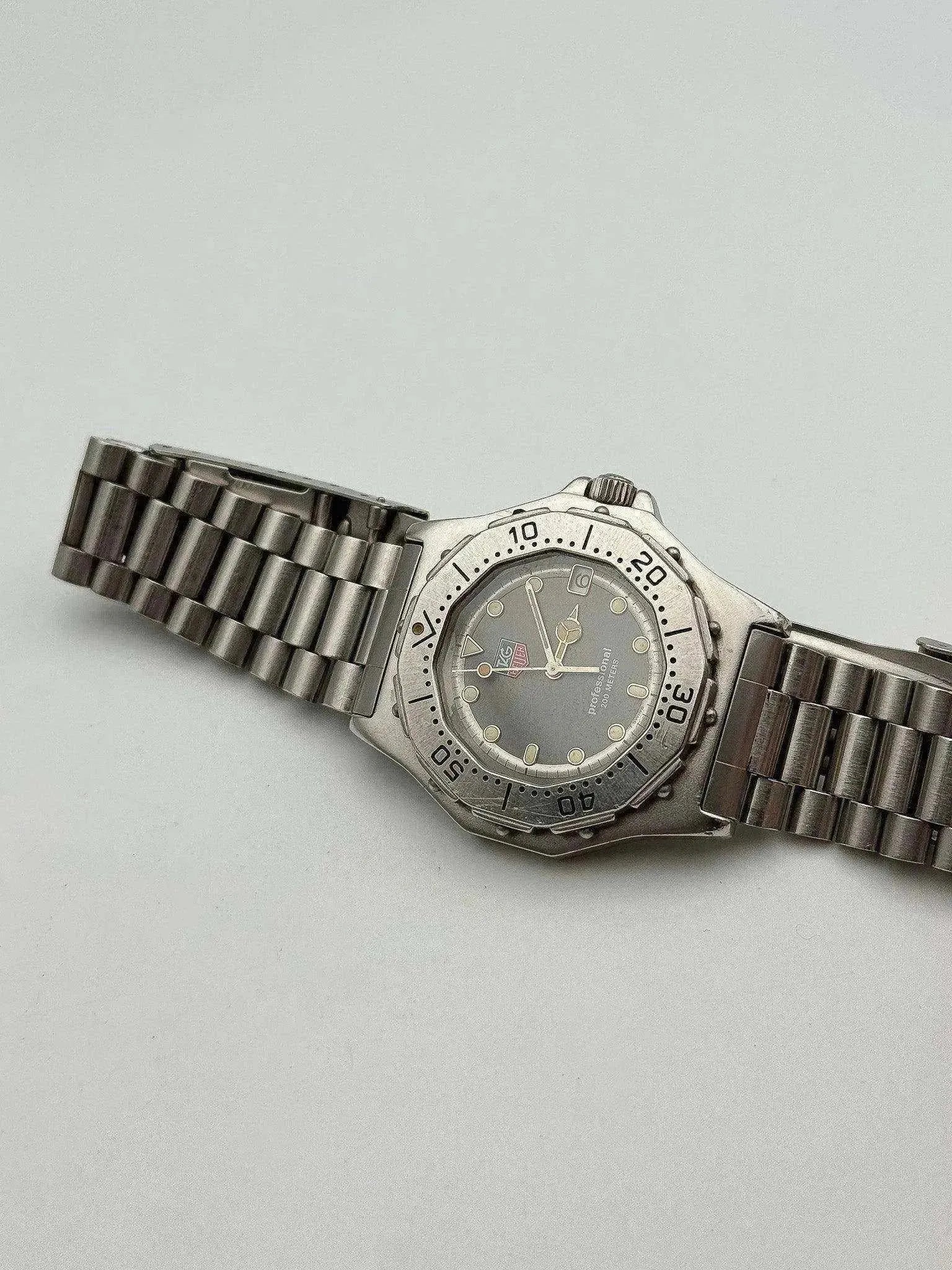 Tag Heuer - Professional 200m Grey - 1990’s - Atelier Victor