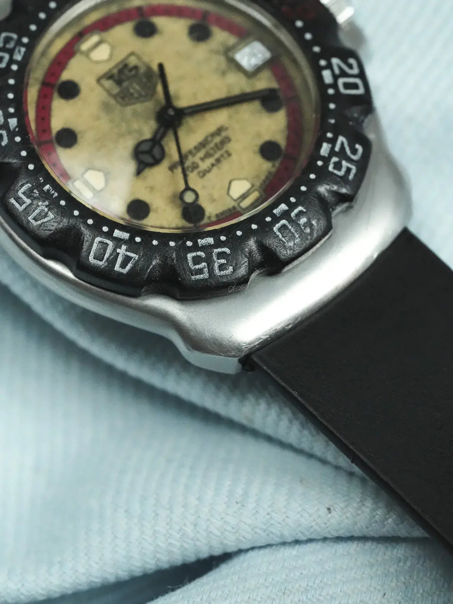 Tag Heuer - Professional 200m Noir Crème - 1990s - Atelier Victor