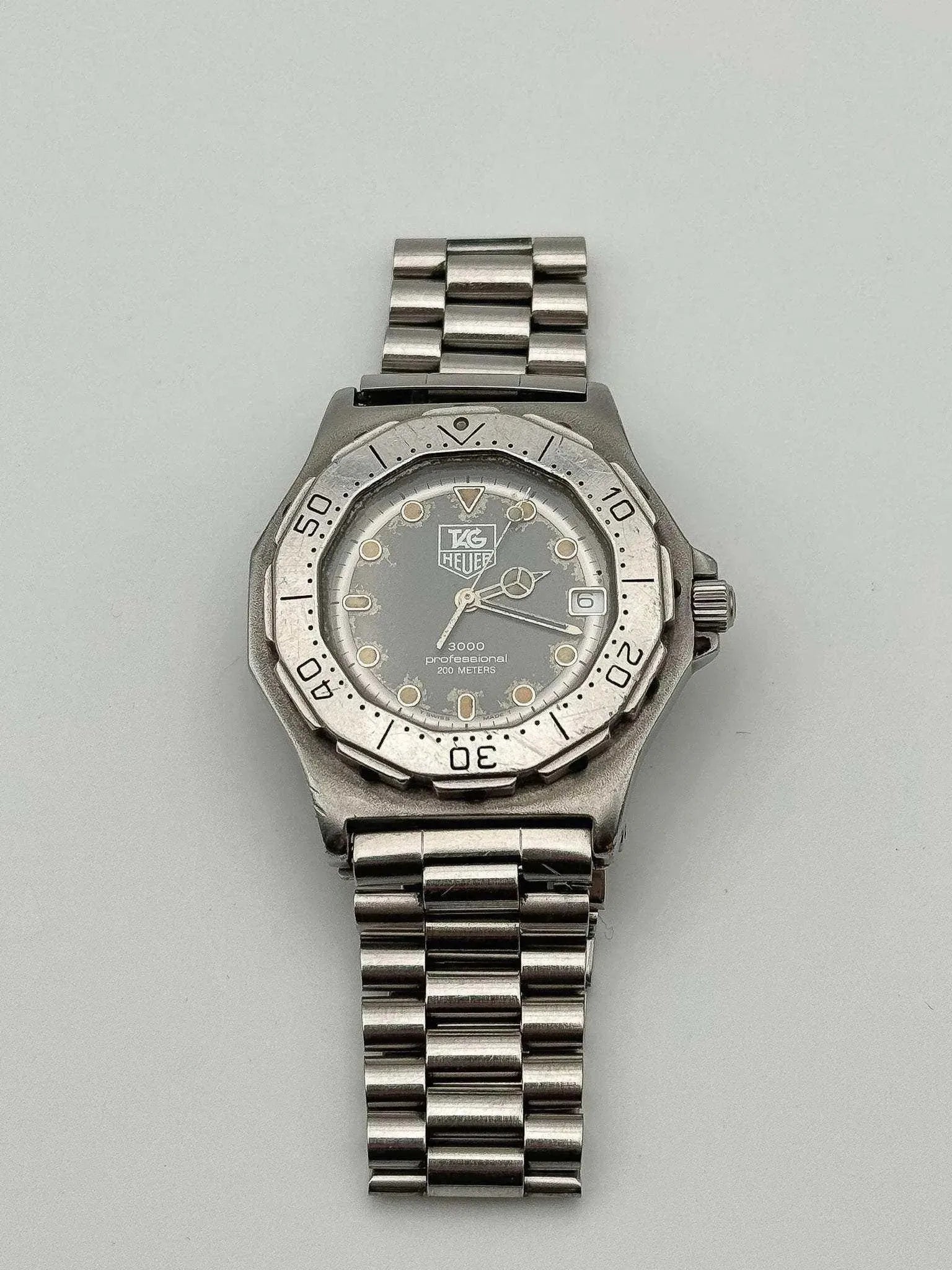 Tag Heuer - Professional 3000 Gris Index patiné - 1990s - Atelier Victor Paris - Vintage Watch Shop Dubai