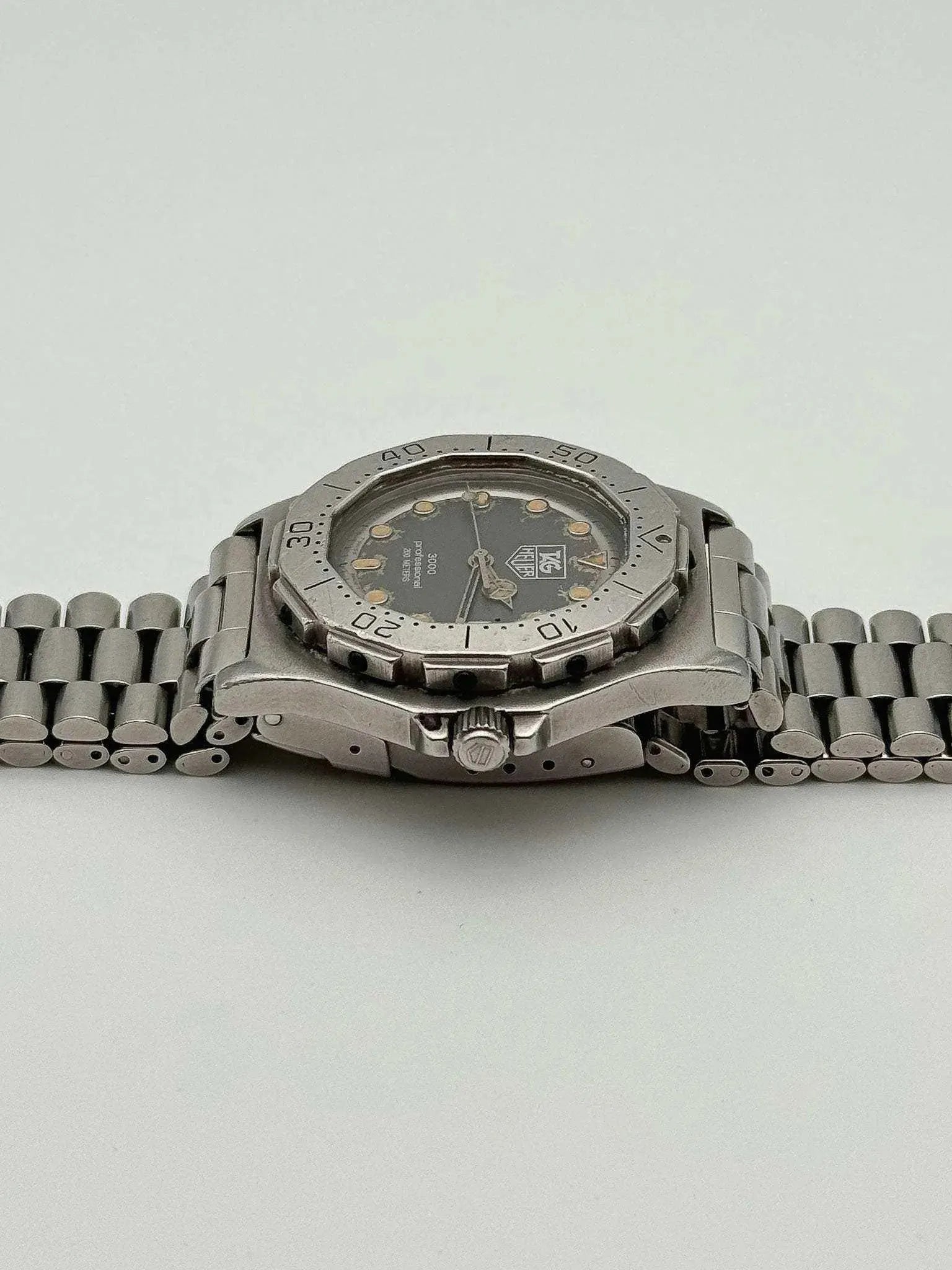 Tag Heuer - Professional 3000 Gris Index patiné - 1990s - Atelier Victor Paris - Vintage Watch Shop Dubai