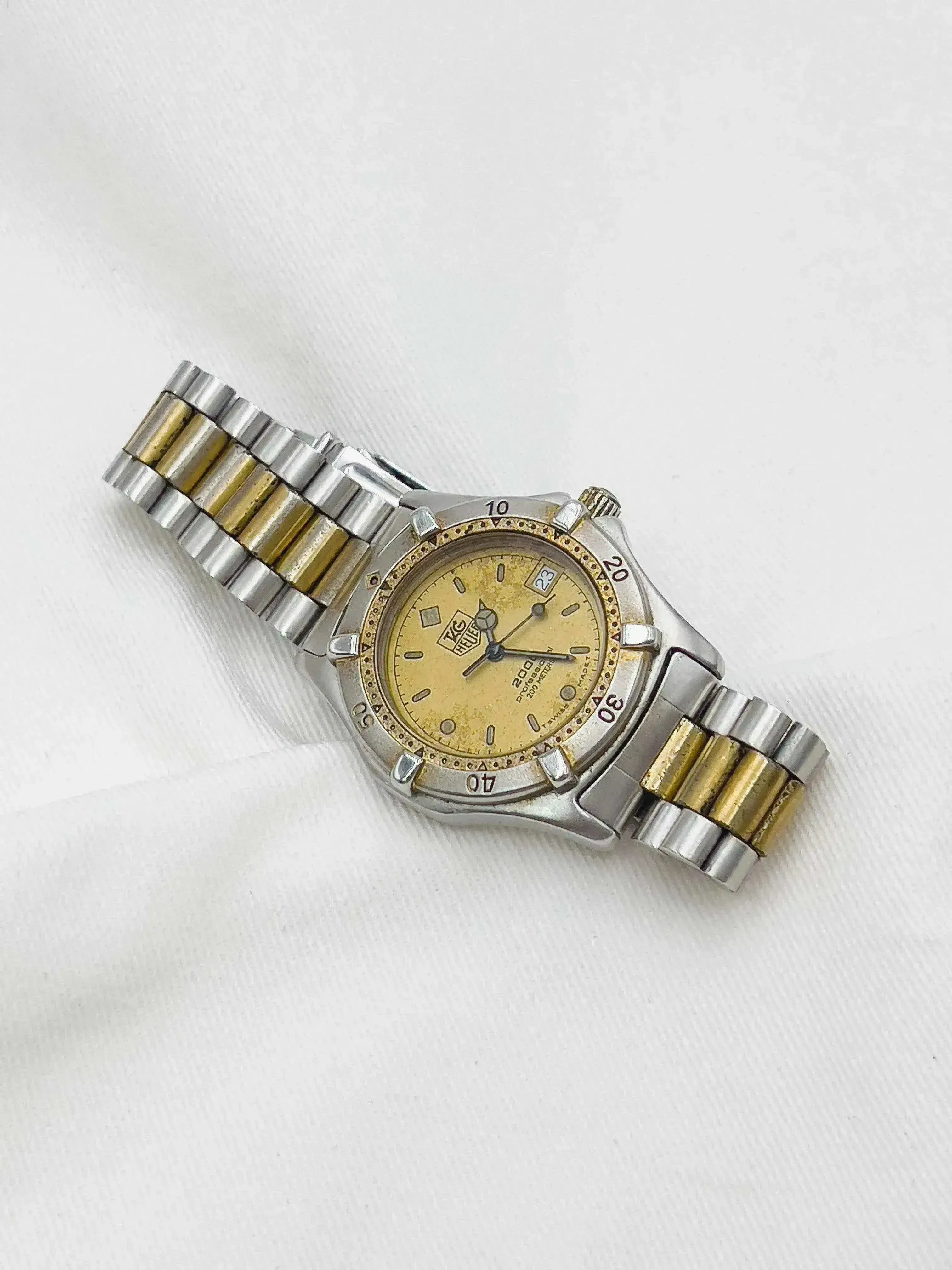 Tag Heuer - Professionnel 2000 34mm Or Patinée - 1990s - Atelier Victor