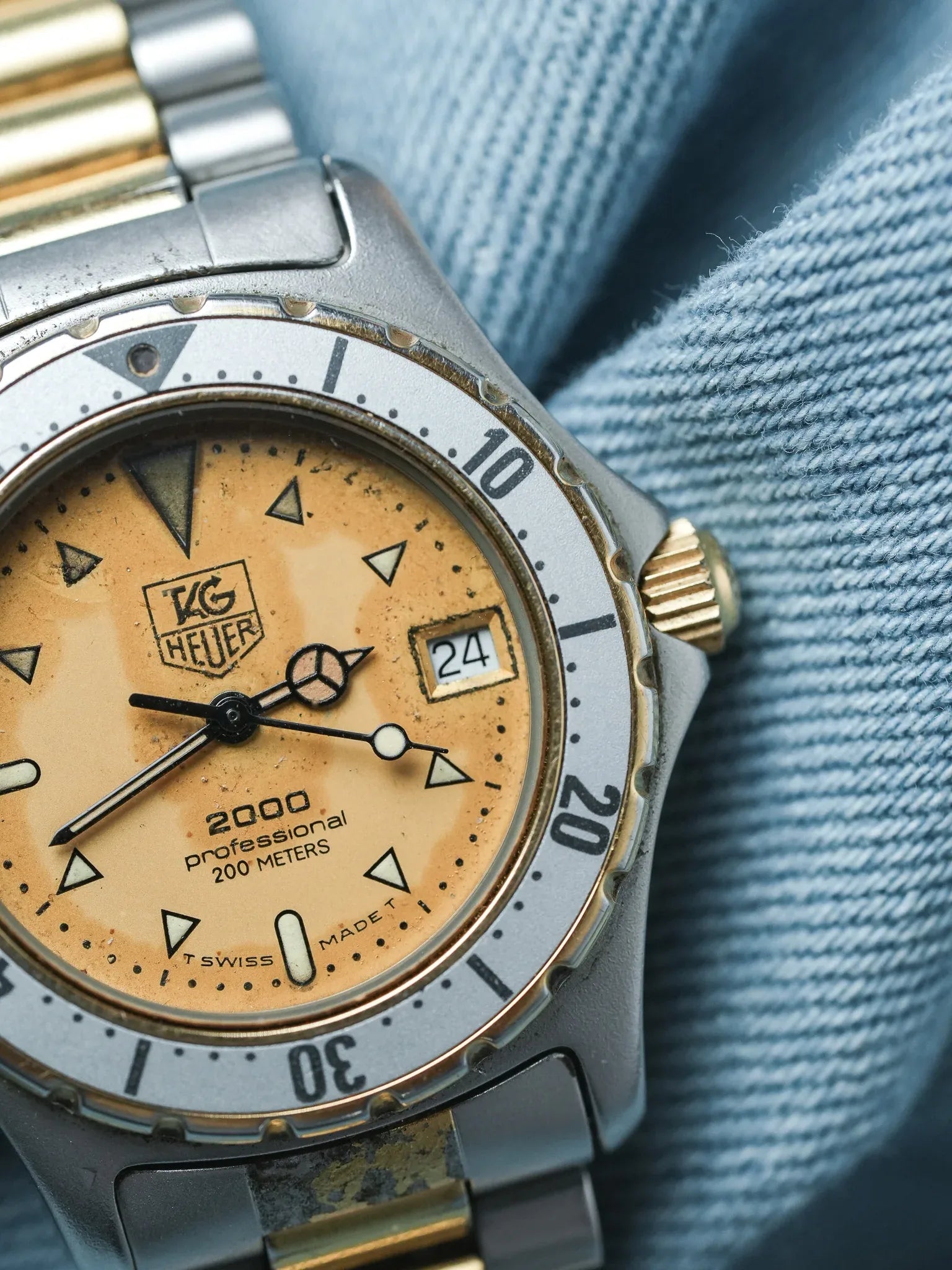 Tag Heuer - Professionnel 2000 34mm Or Patinée Lunette Acier - 1990s - Atelier Victor - Vintage Shop