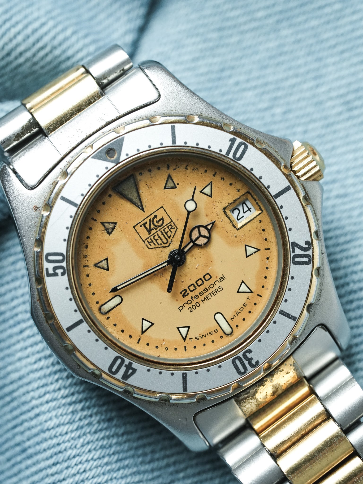 Tag Heuer - Professionnel 2000 34mm Or Patinée Lunette Acier - 1990s - Atelier Victor - Vintage Shop