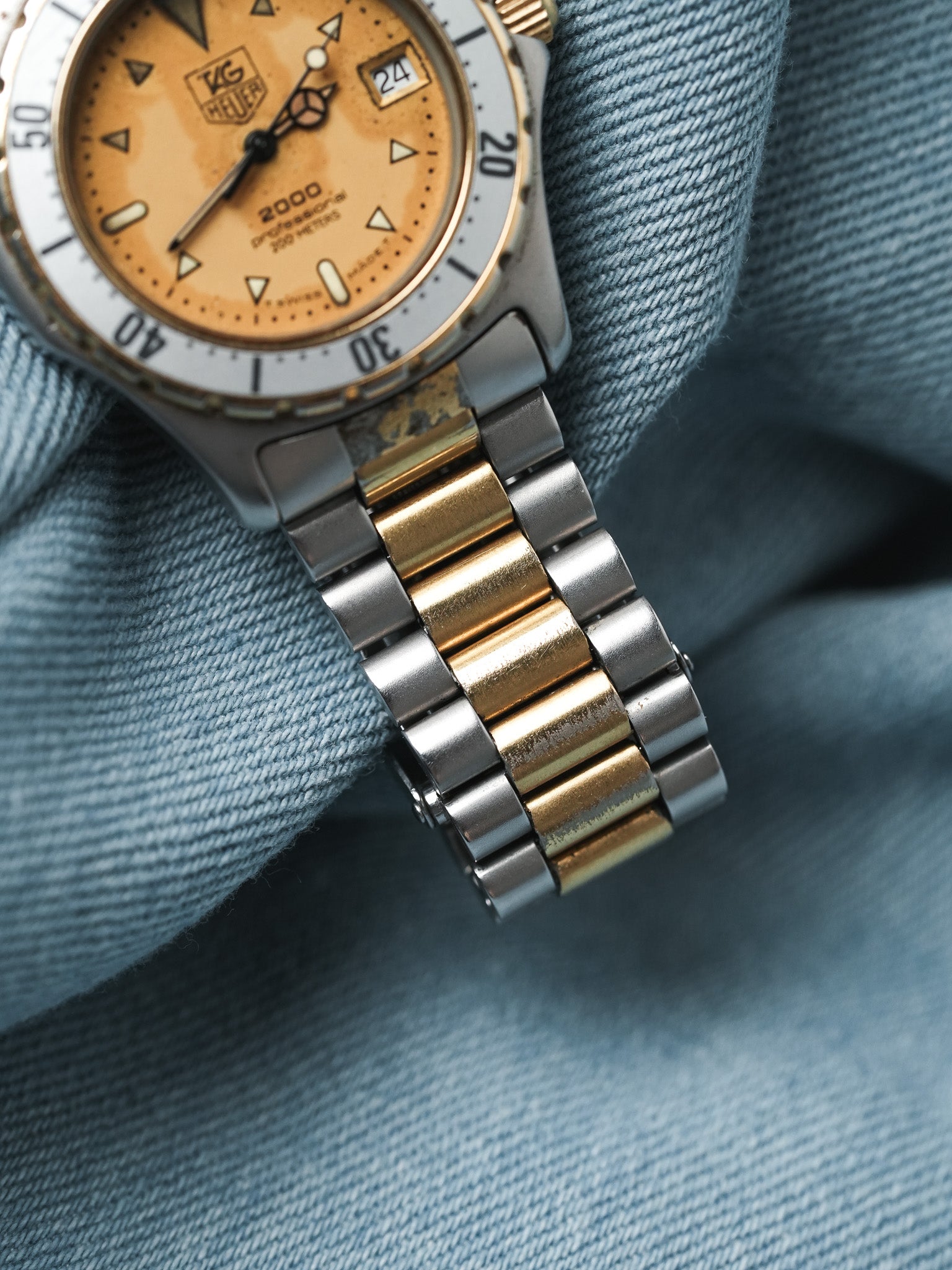 Tag Heuer - Professionnel 2000 34mm Or Patinée Lunette Acier - 1990s - Atelier Victor - Vintage Shop