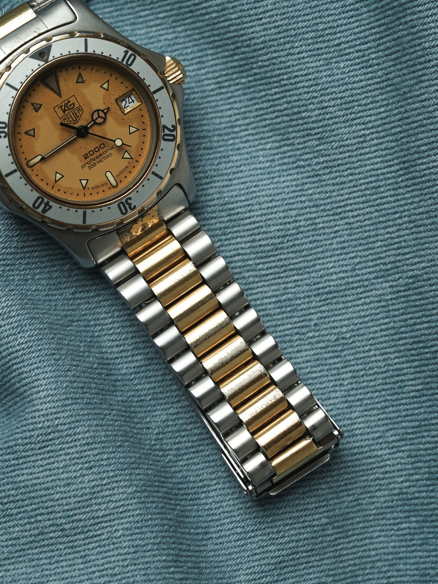 Tag Heuer - Professionnel 2000 34mm Or Patinée Lunette Acier - 1990s - Atelier Victor - Vintage Shop