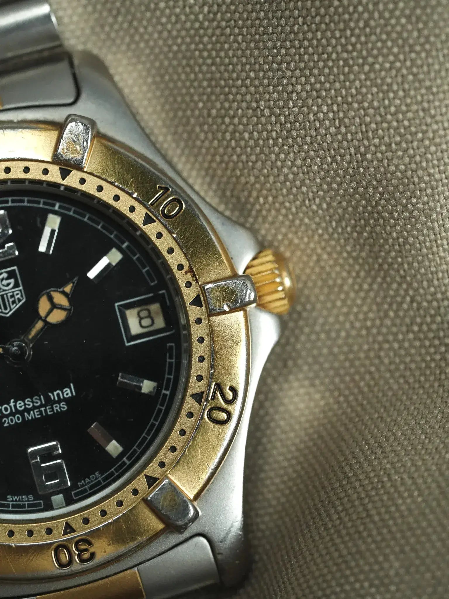 Tag Heuer - Professionnel 2000 39mm Acier Or Cadran noir - 1990s - Atelier Victor