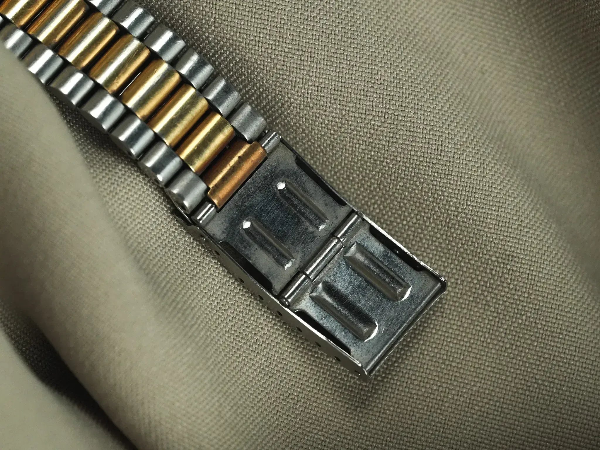 Tag Heuer - Professionnel 2000 39mm Acier Or Cadran noir - 1990s - Atelier Victor