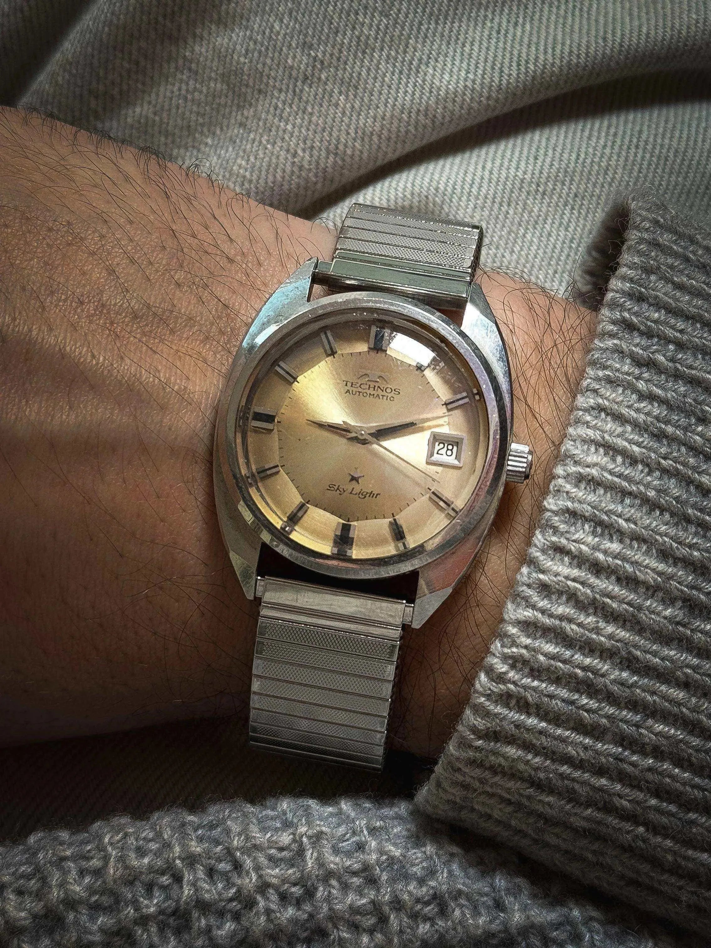 Technos - Piepan Champagne - 1970s - Atelier Victor Paris - Vintage Watch Shop Dubai
