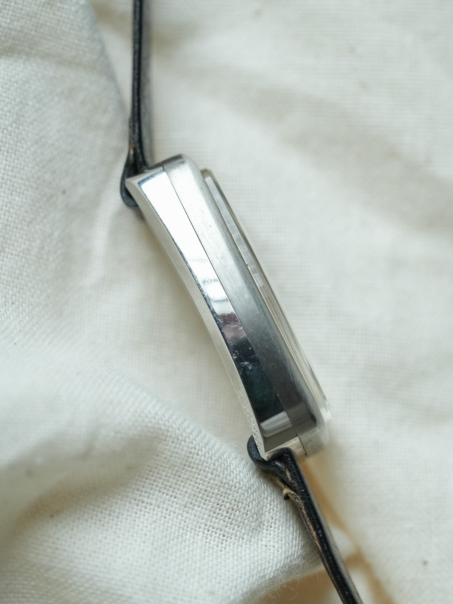 Tissot - Allongée acier anthracite - 1980s - Atelier Victor - Vintage Shop