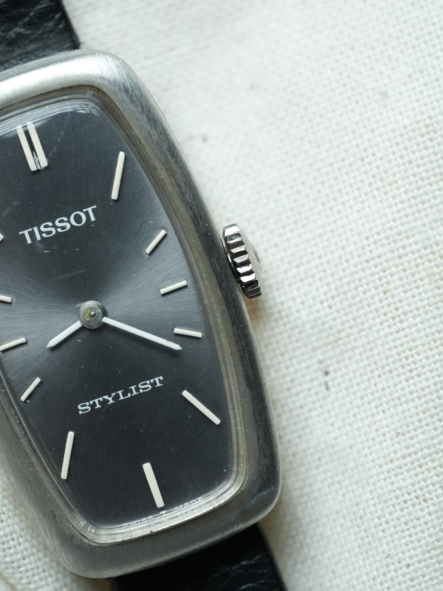 Tissot - Allongée acier anthracite - 1980s - Atelier Victor - Vintage Shop