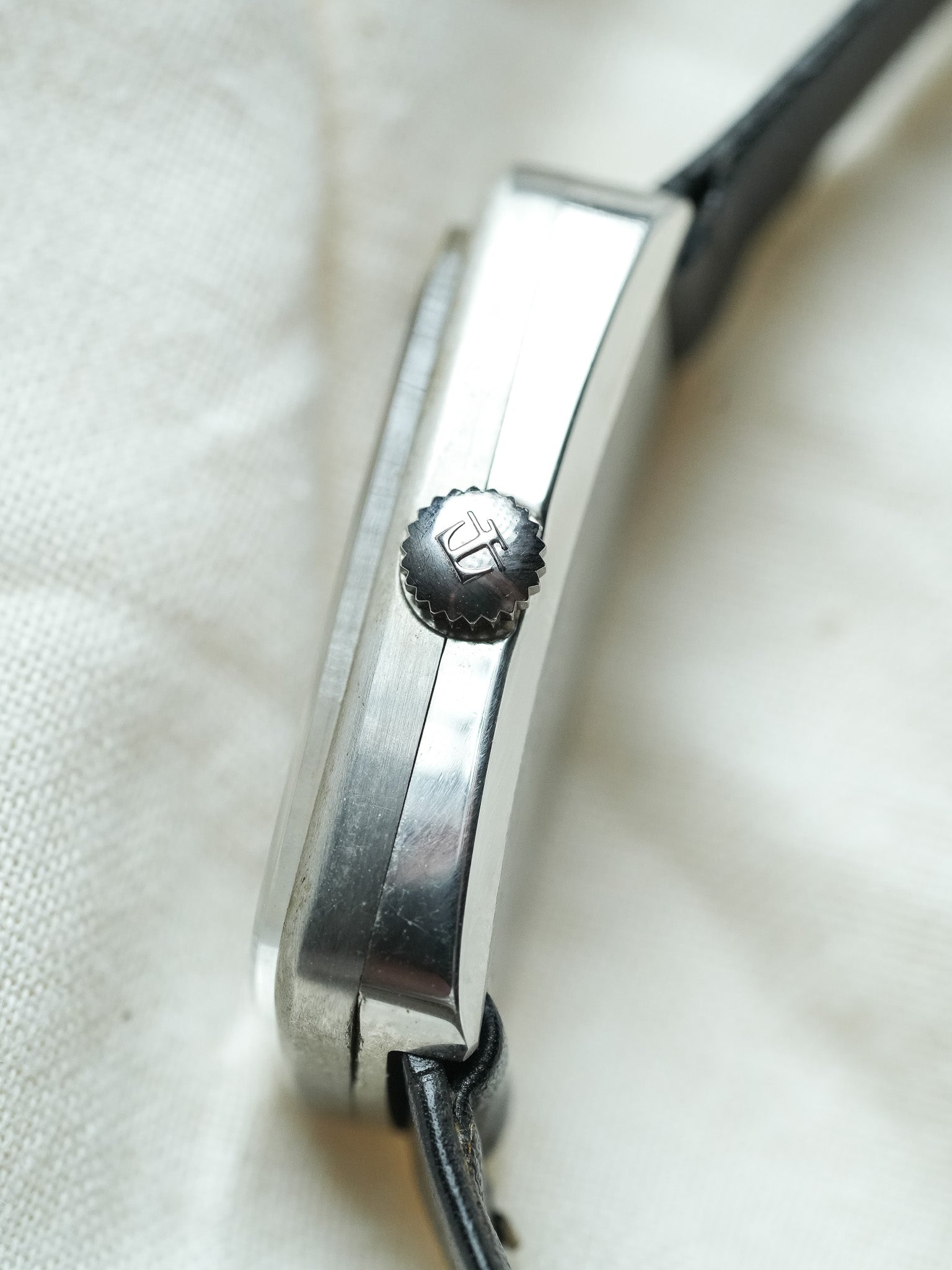 Tissot - Allongée acier anthracite - 1980s - Atelier Victor - Vintage Shop