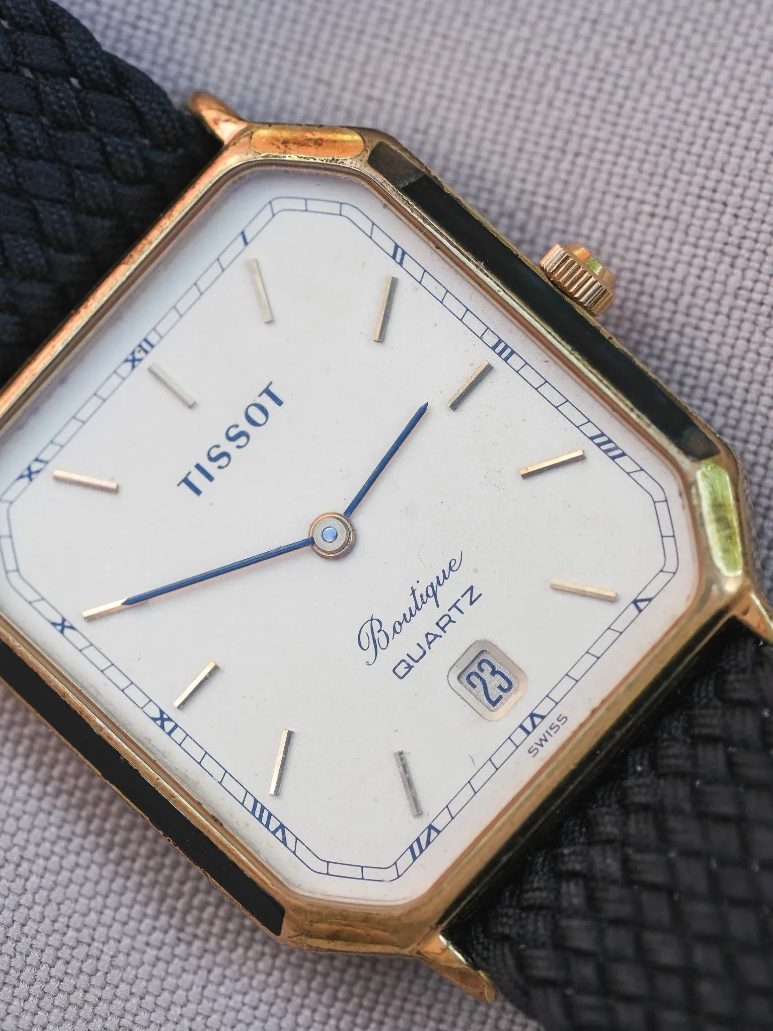 Tissot - Boulgone Octogonale Plaqué or laque noir - 1990s - Atelier Victor - Vintage Shop