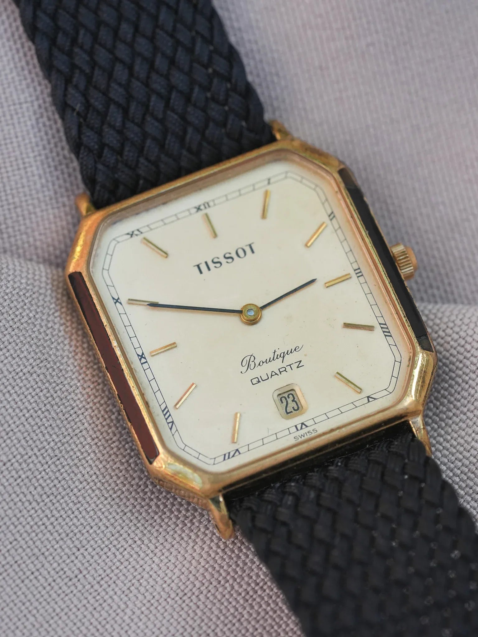 Tissot - Boulgone Octogonale Plaqué or laque noir - 1990s - Atelier Victor - Vintage Shop