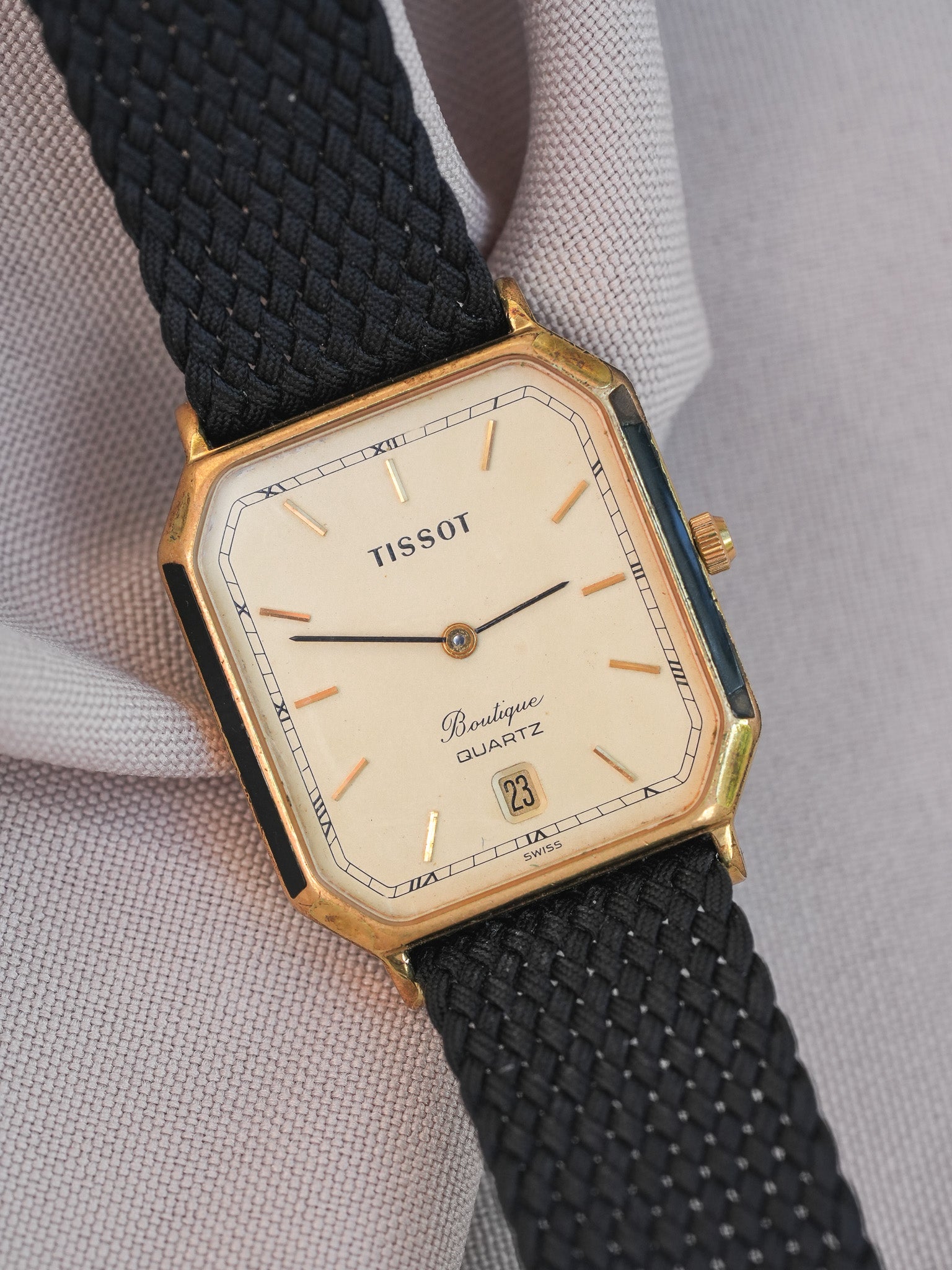 Tissot - Boulgone Octogonale Plaqué or laque noir - 1990s - Atelier Victor - Vintage Shop